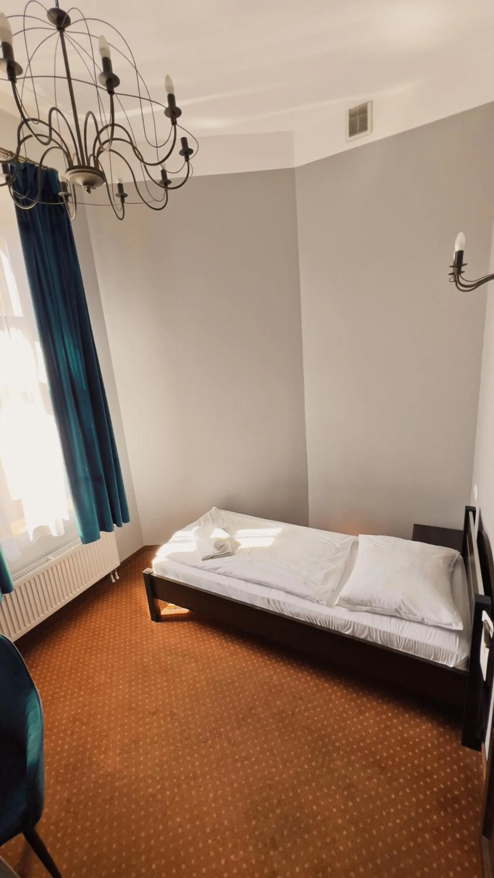 Bed in Legnicki Browar Książęcy Hotel i Restauracja