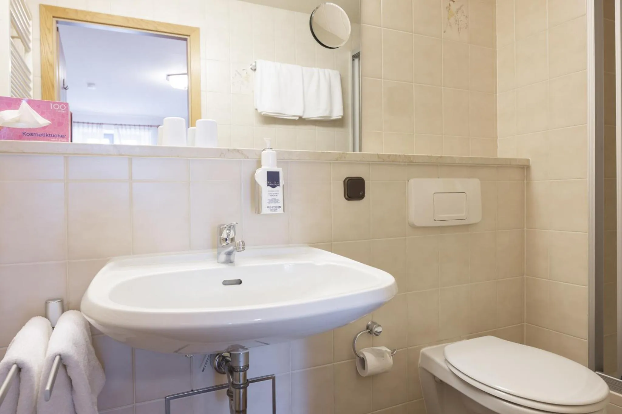 Toilet in AKZENT Hotel Meerfräulein