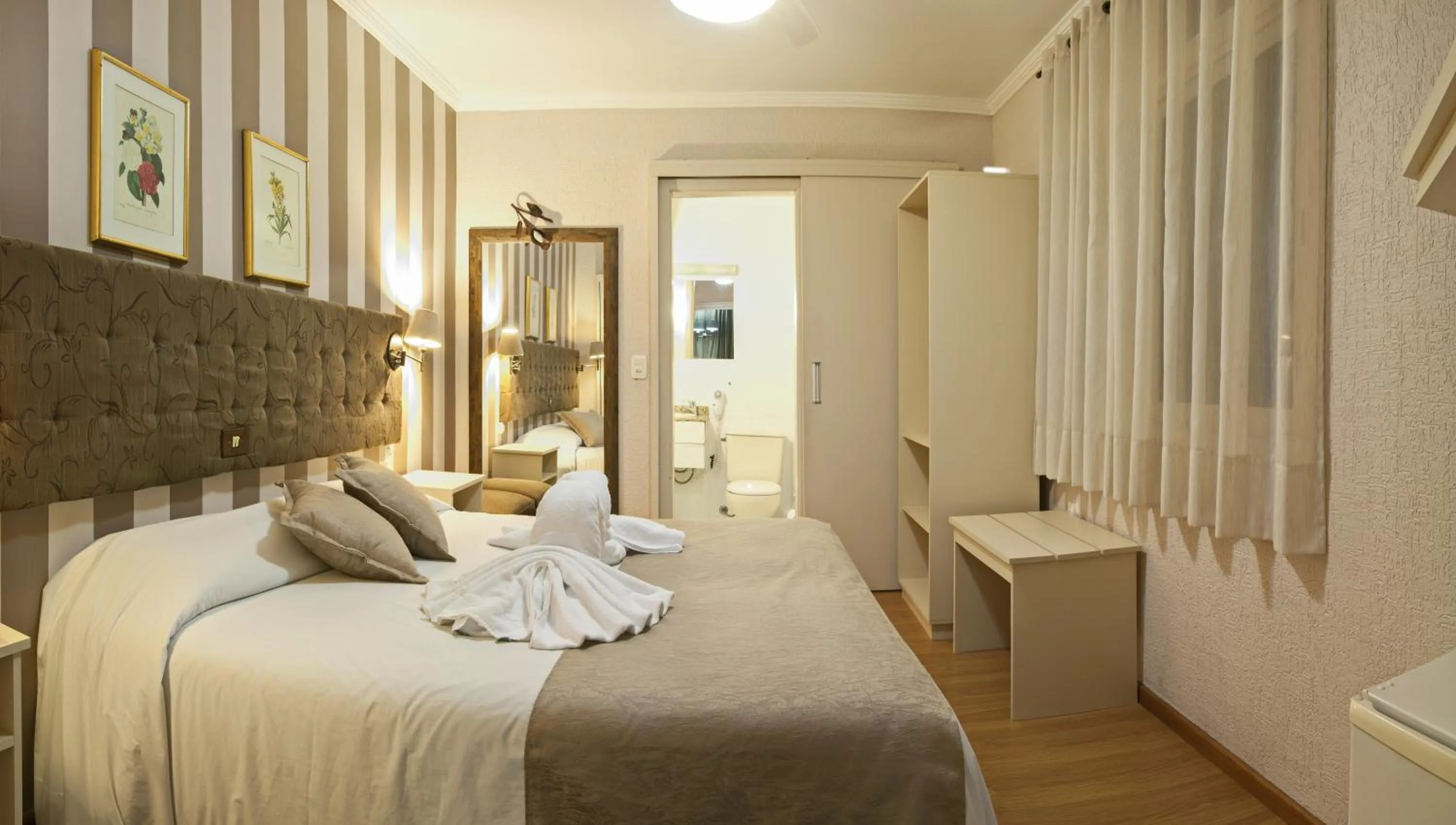 Photo of the whole room, Bed in Bellagio Mini Resort - no coração de Gramado