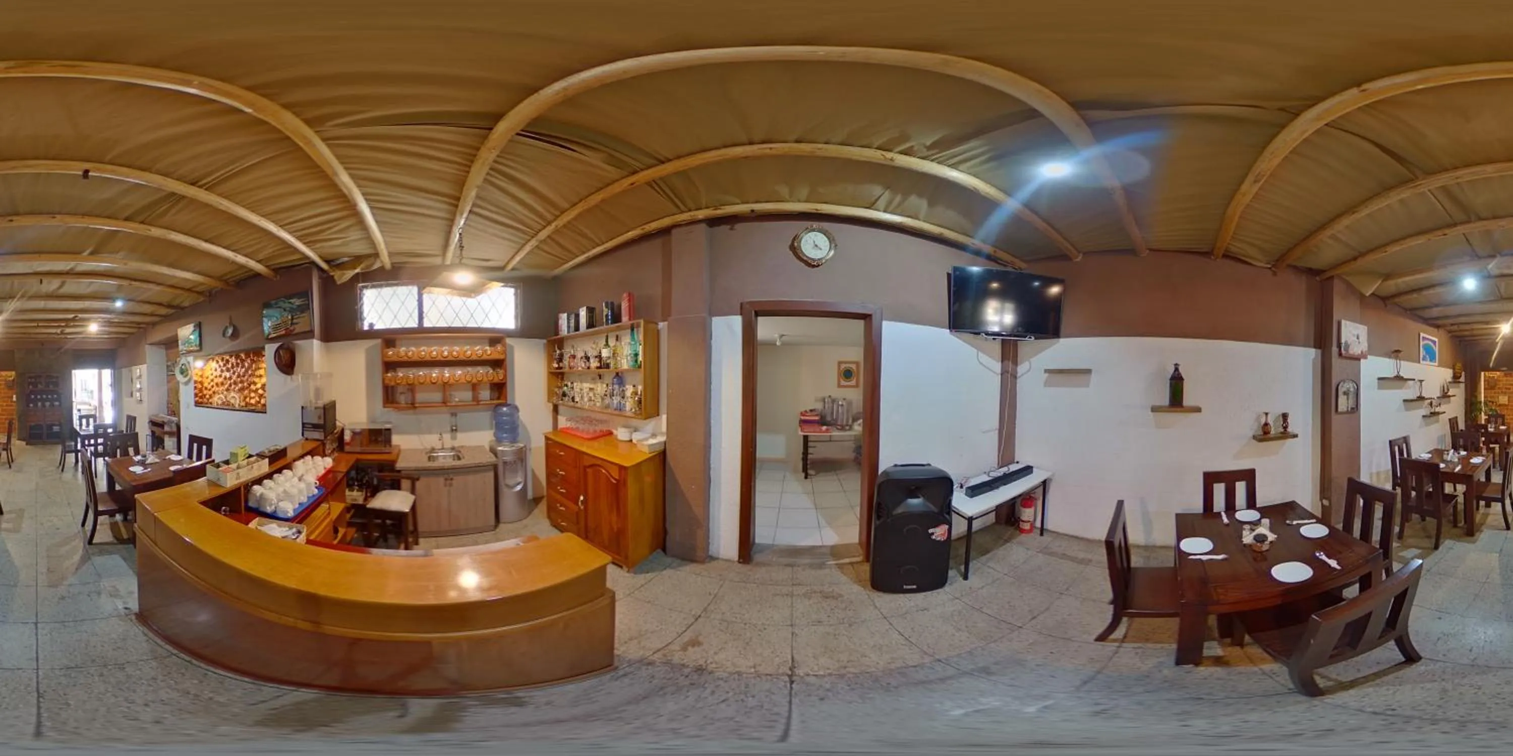 Property building in Hotel 4 Mundos