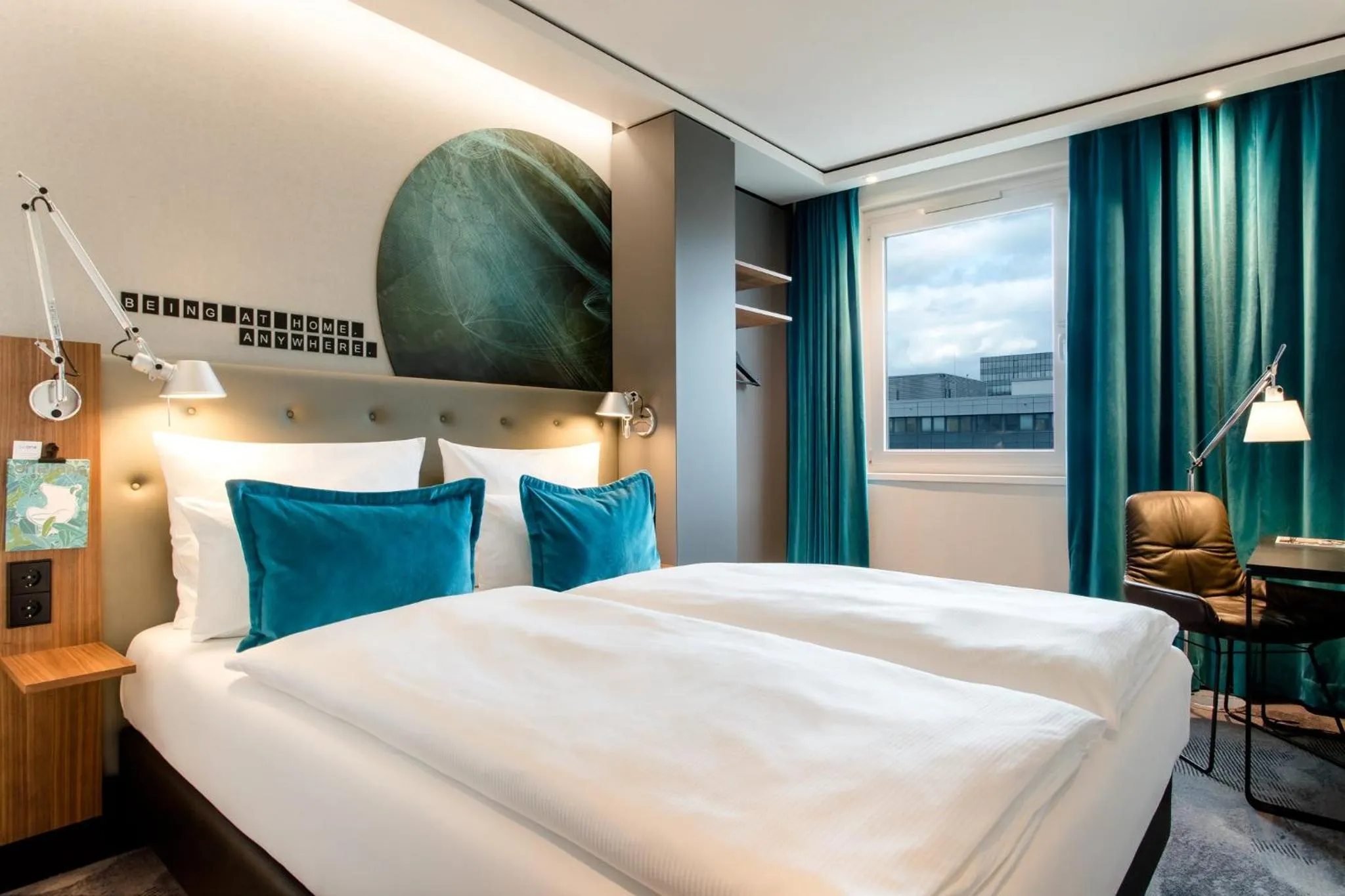 Property building, Bed in Motel One Frankfurt Airport