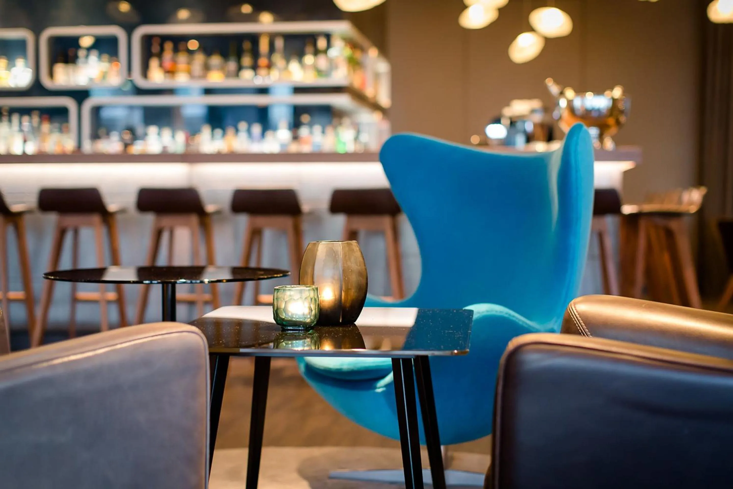 Lounge or bar in Motel One Frankfurt Airport