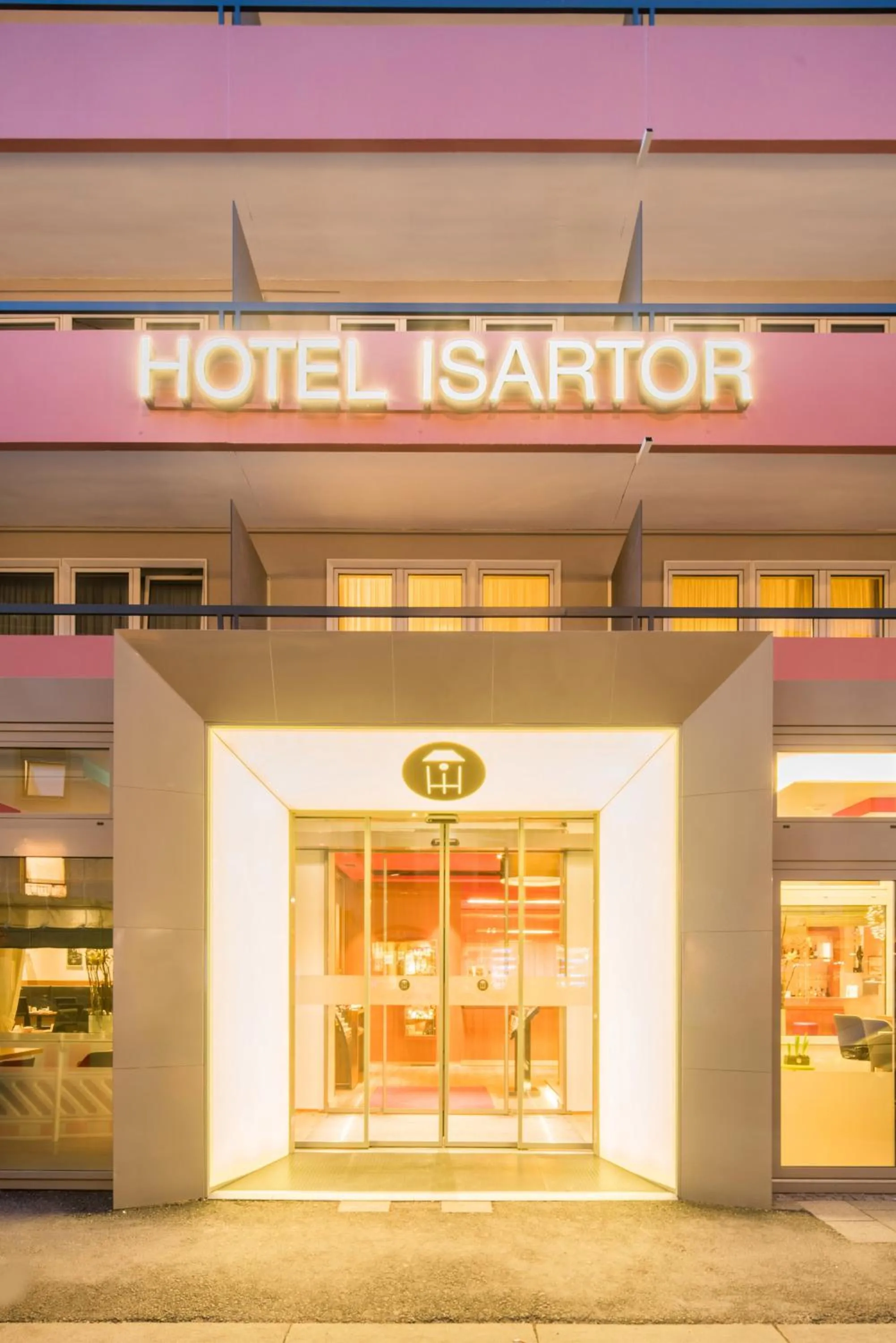 Facade/entrance in Hotel Isartor
