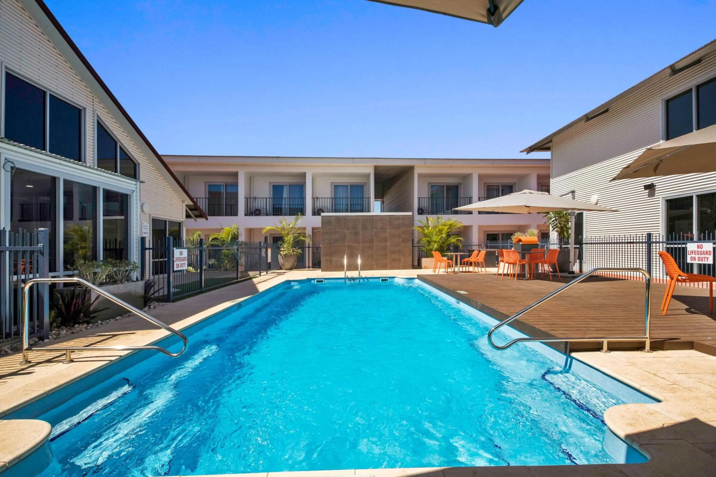 Swimming pool in Velocity Motel & Bistro-WA