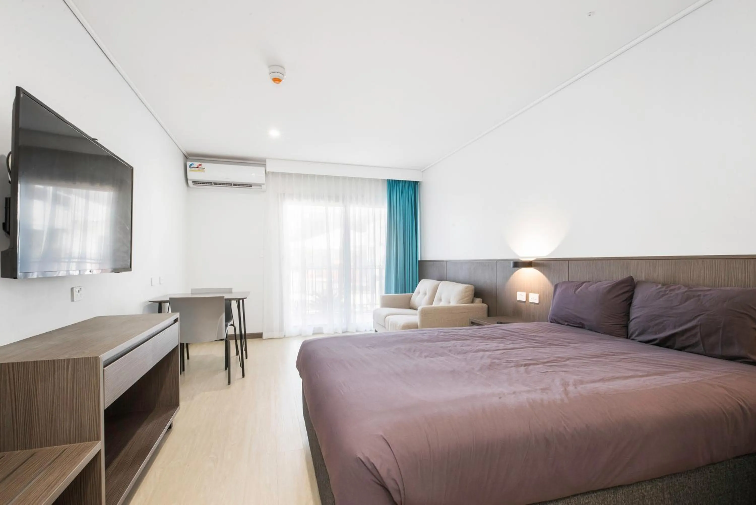 Bedroom in Velocity Motel & Bistro-WA