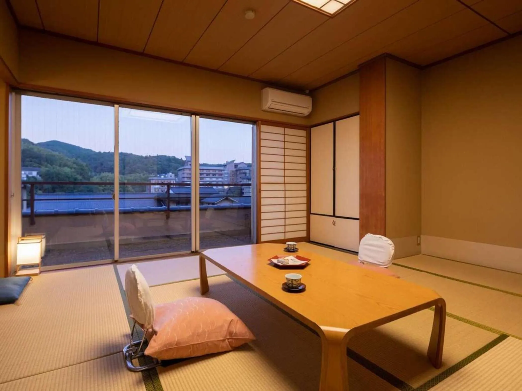 Photo of the whole room in RYOKAN OQOQ-Tamai Bekkan