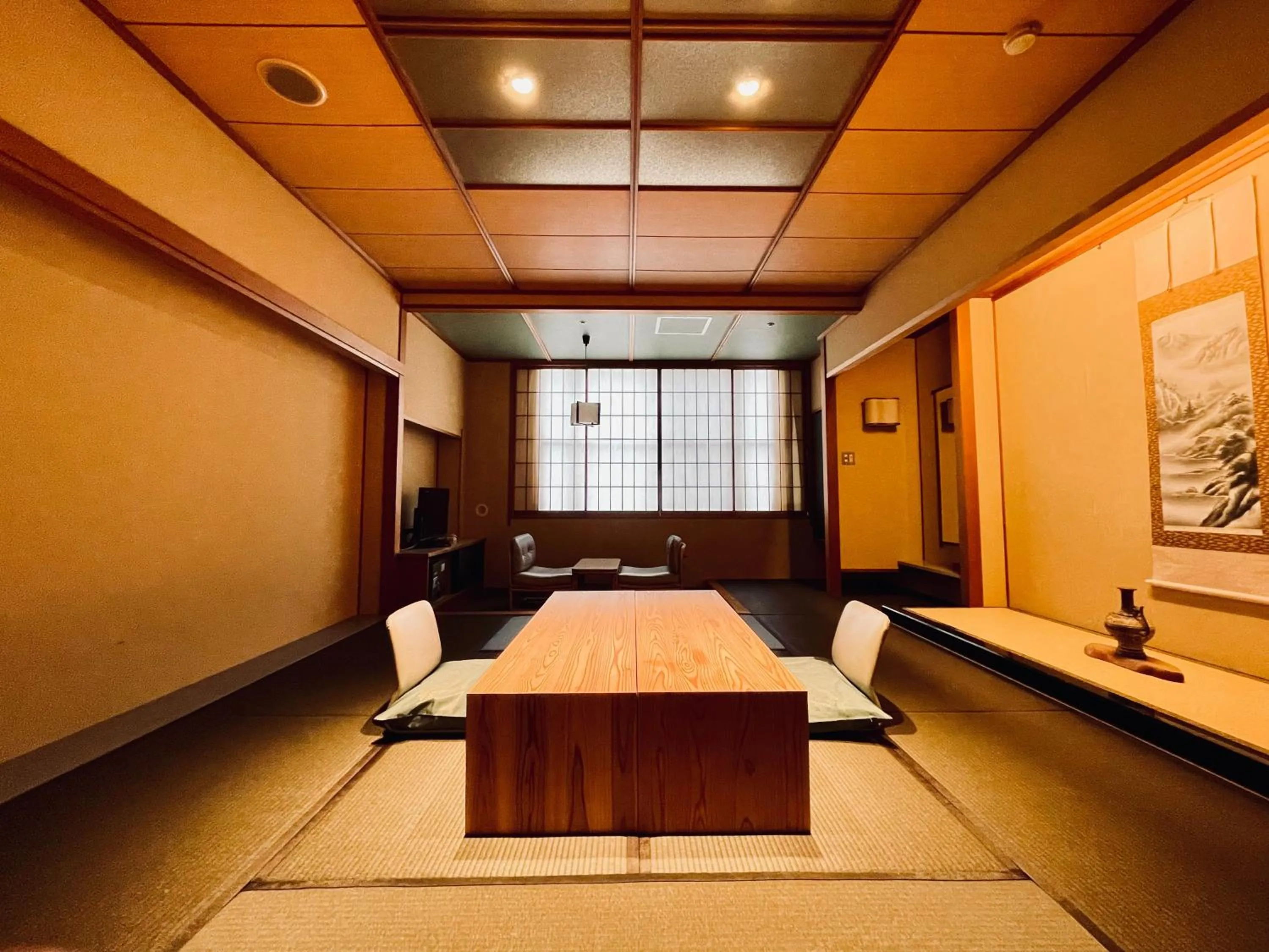 Photo of the whole room, Bed in RYOKAN OQOQ-Tamai Bekkan