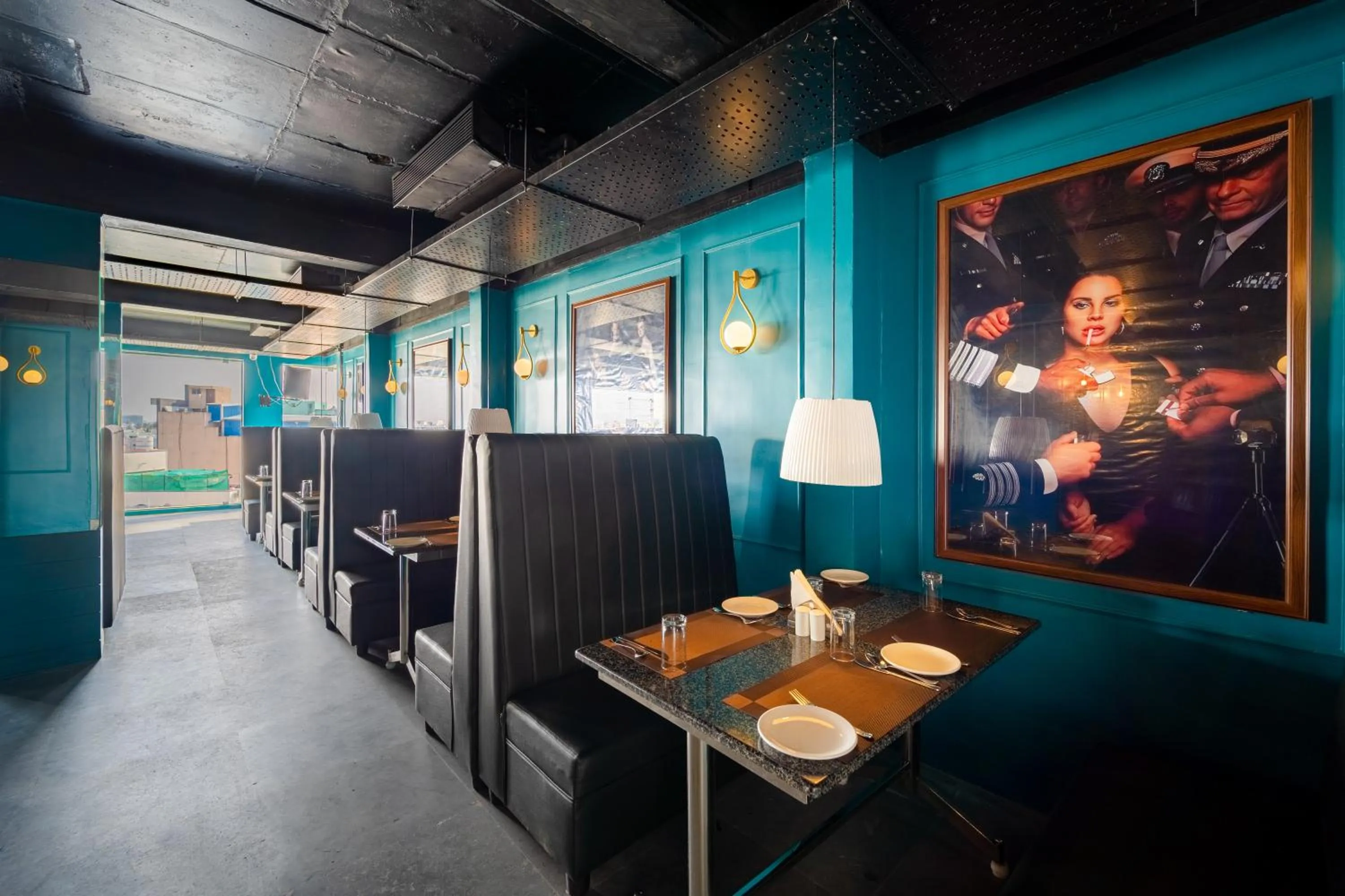 Restaurant/places to eat in Rolling space