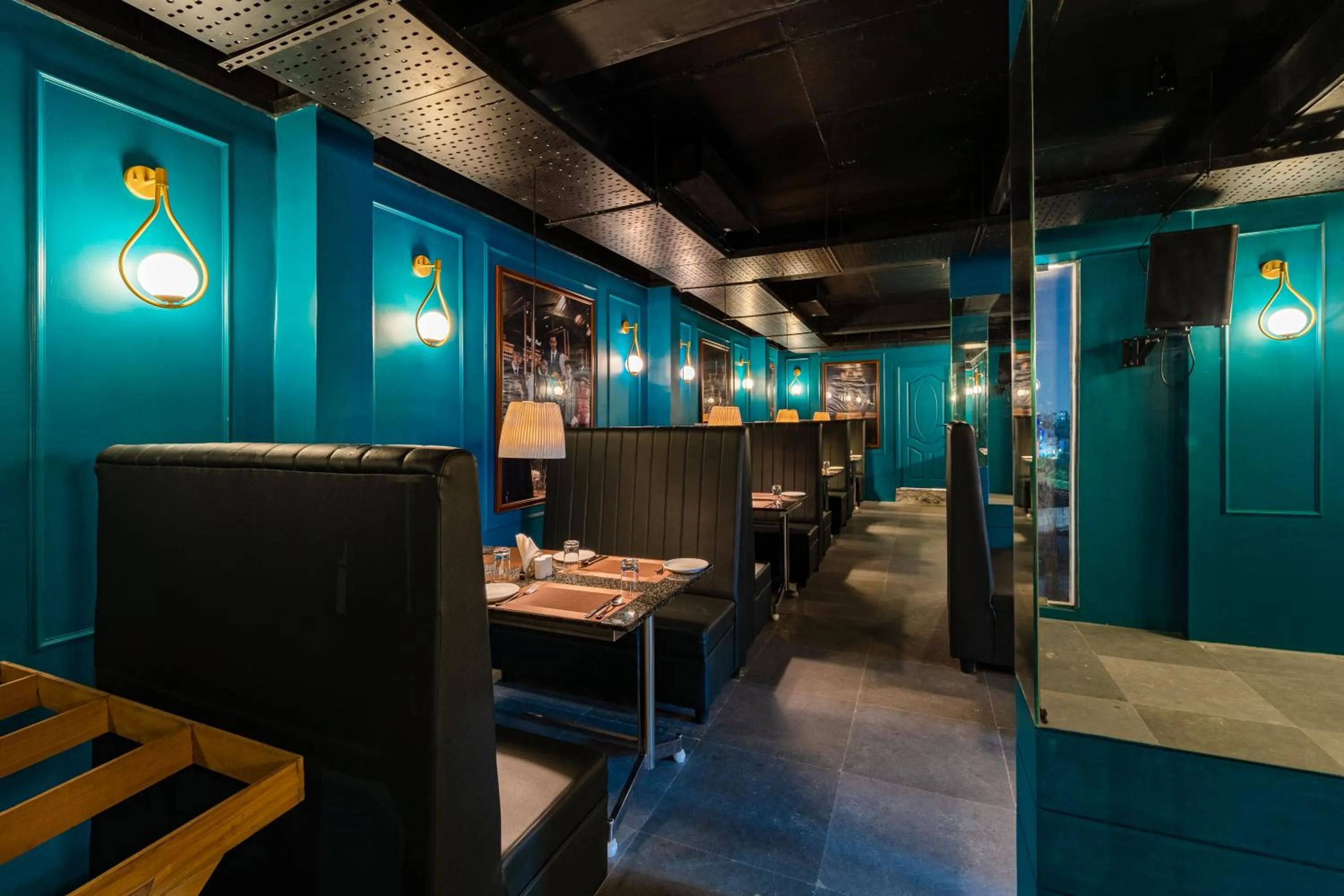 Lounge or bar in Rolling space