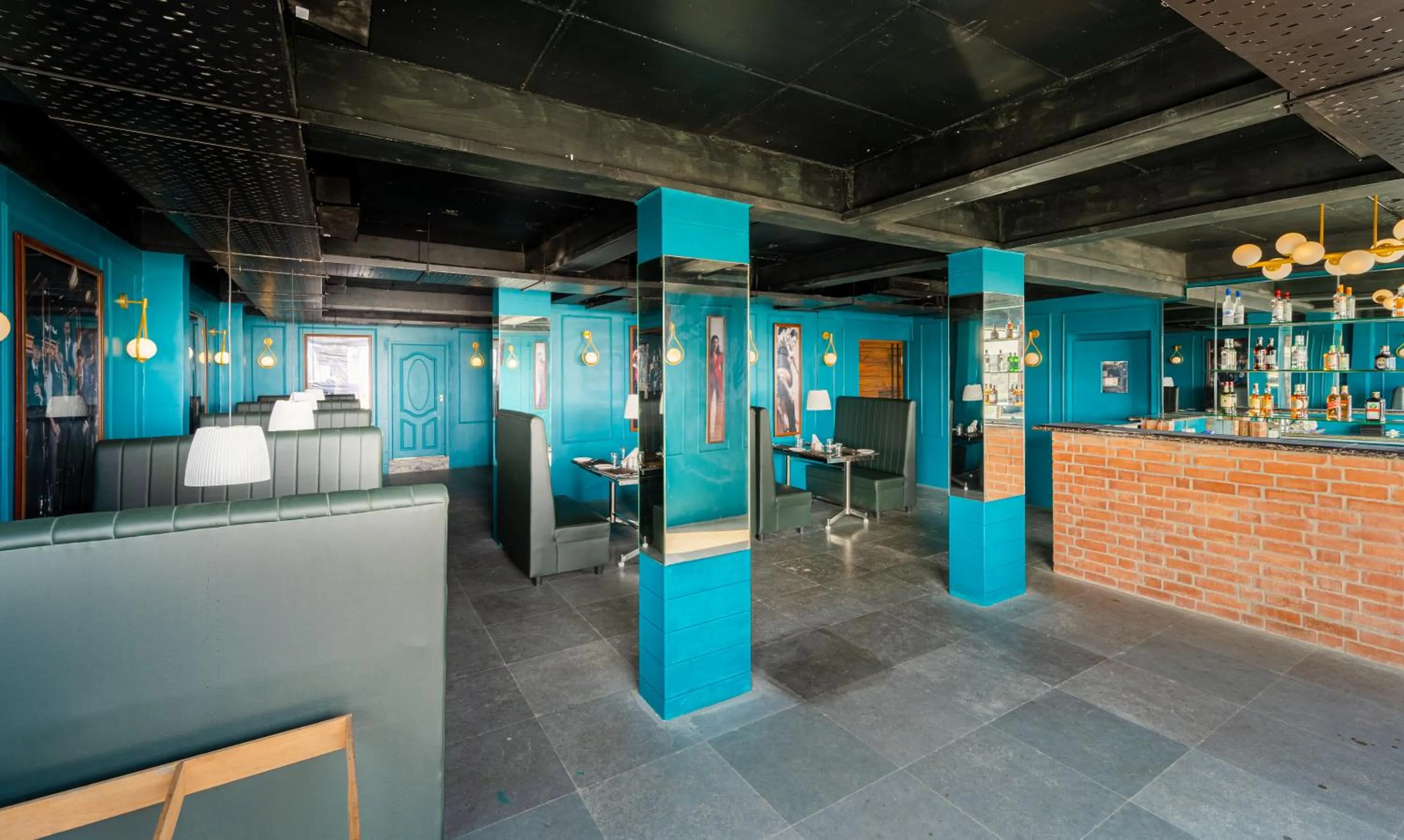 Restaurant/places to eat in Rolling space