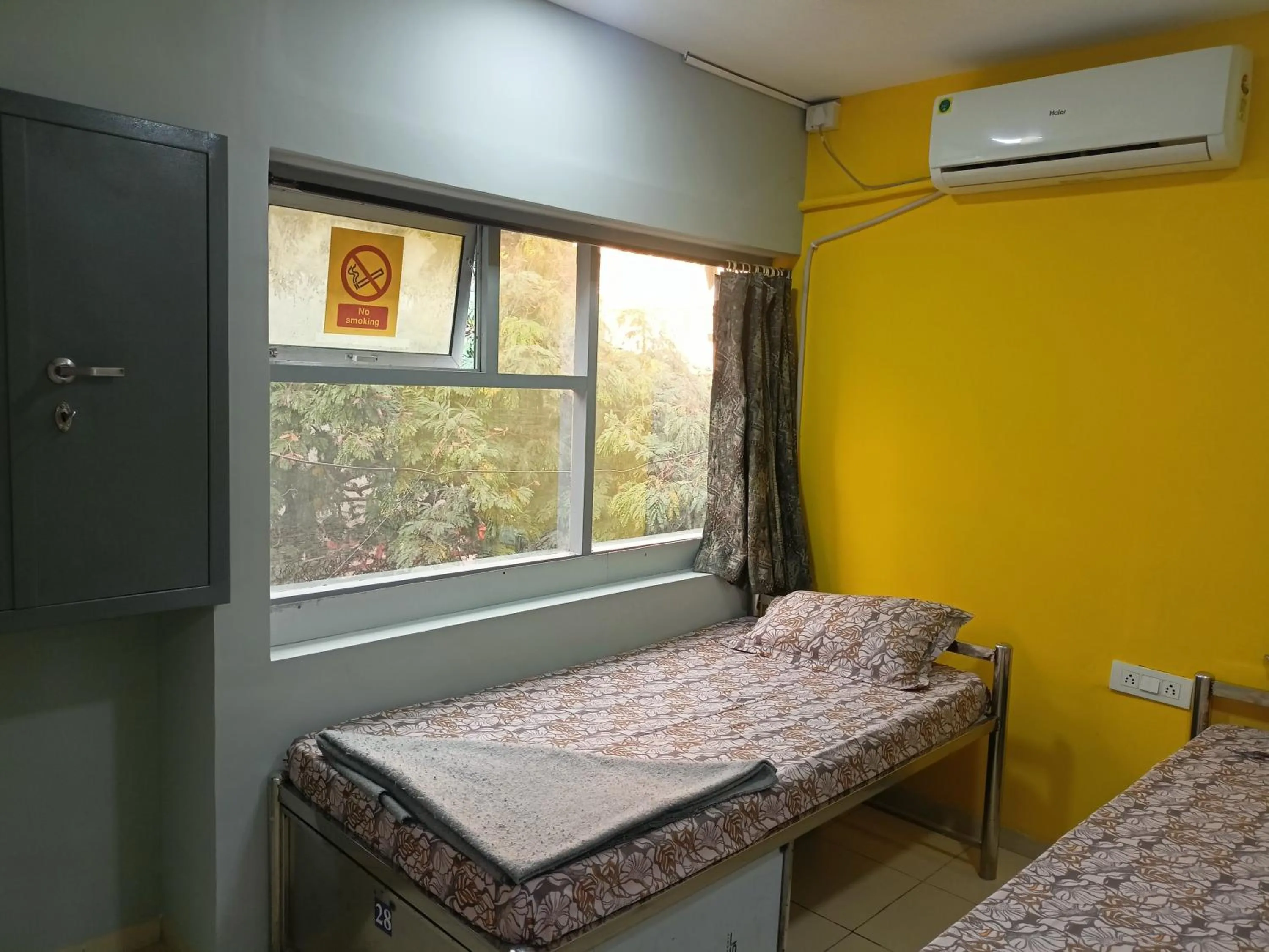 Bed in Shiv Sai Dormitory