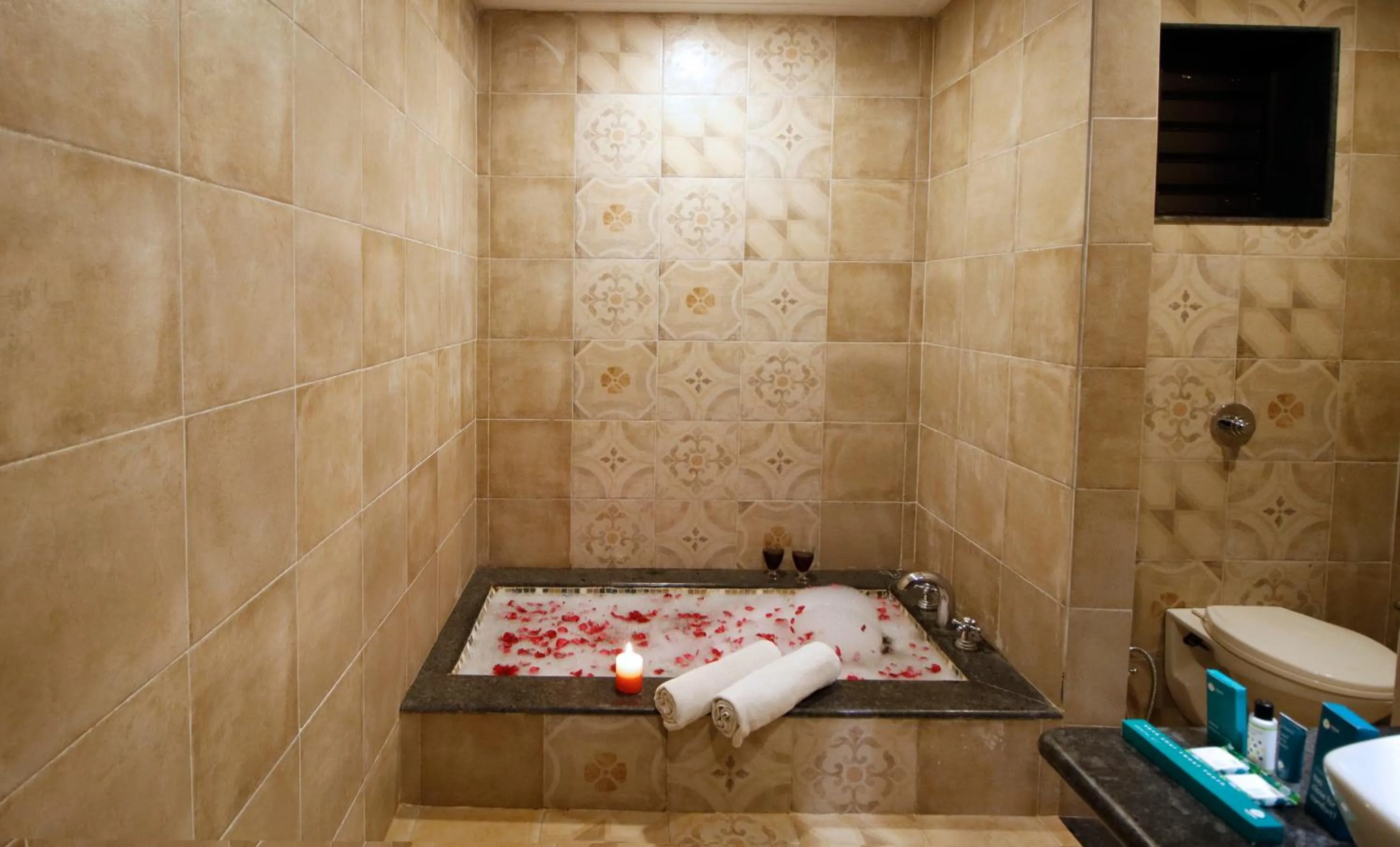 Bath in Rahi Forest View