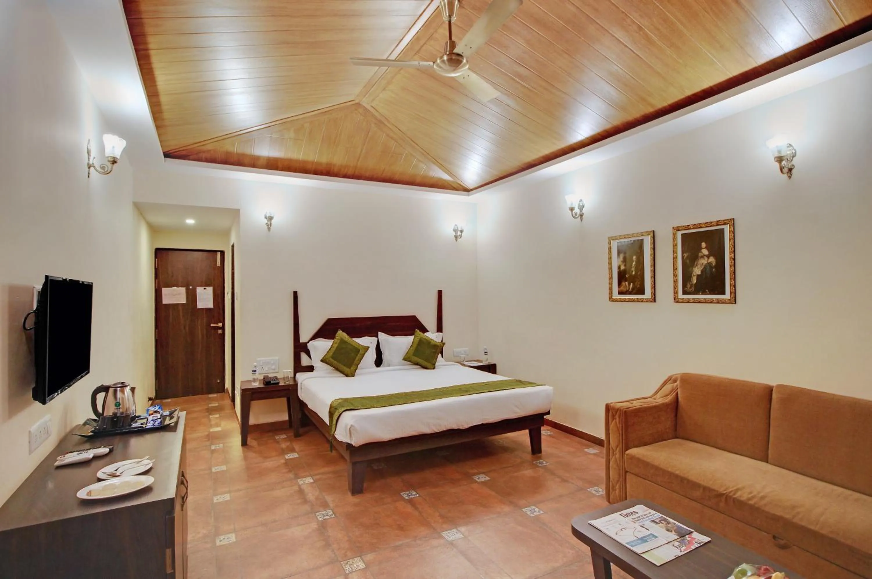 Photo of the whole room, Bed in Rahi Forest View