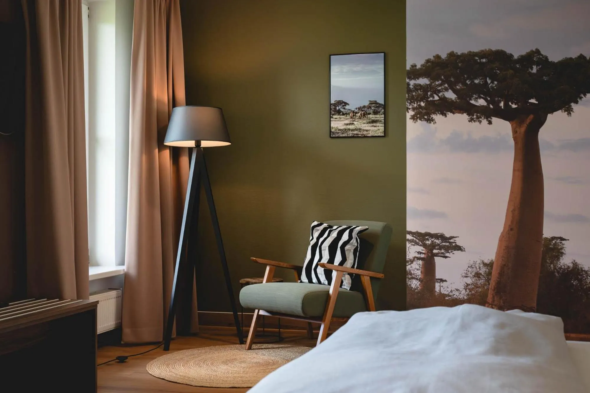 Photo of the whole room, Bed in Sunderland Hotel