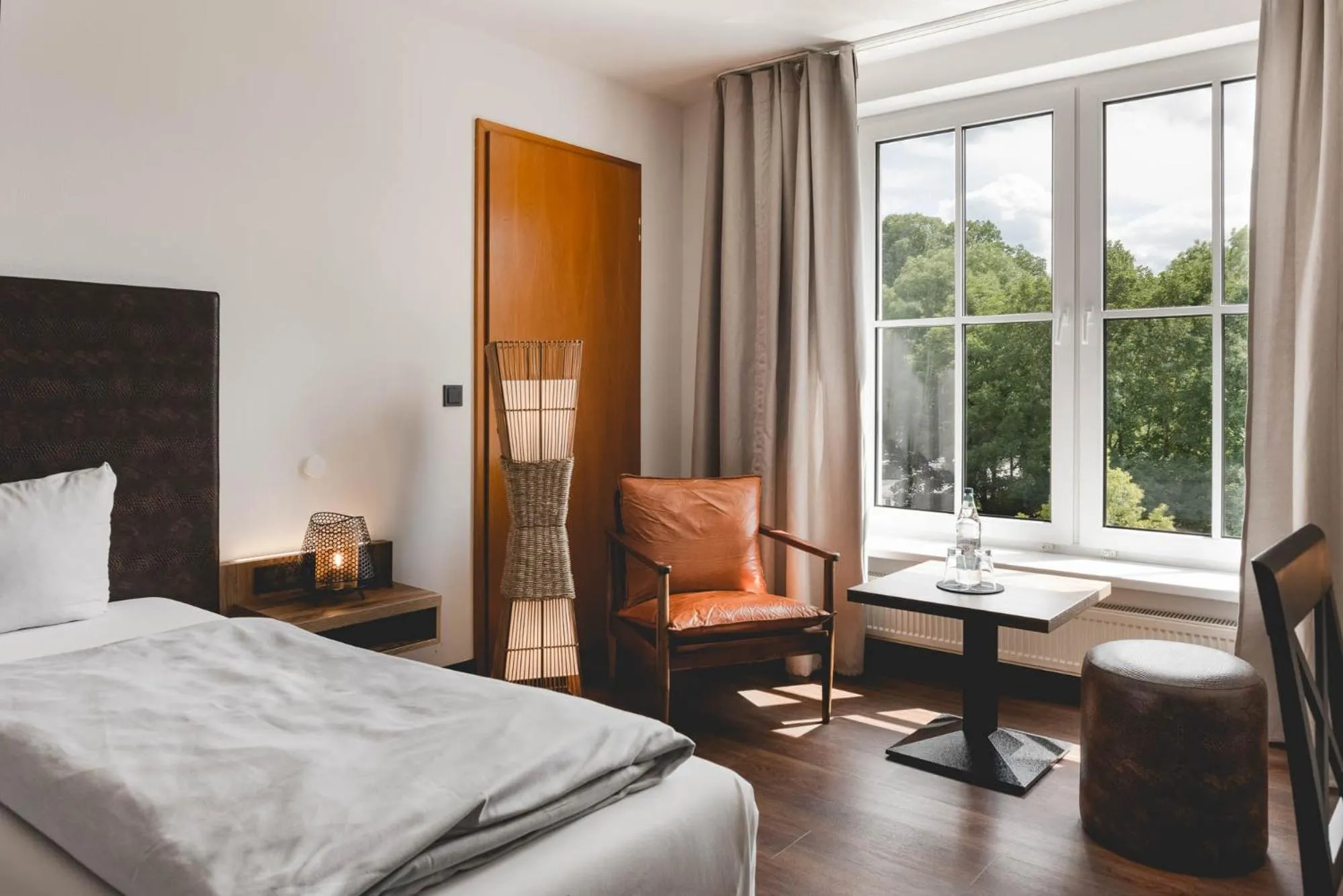 Photo of the whole room, Bed in Sunderland Hotel