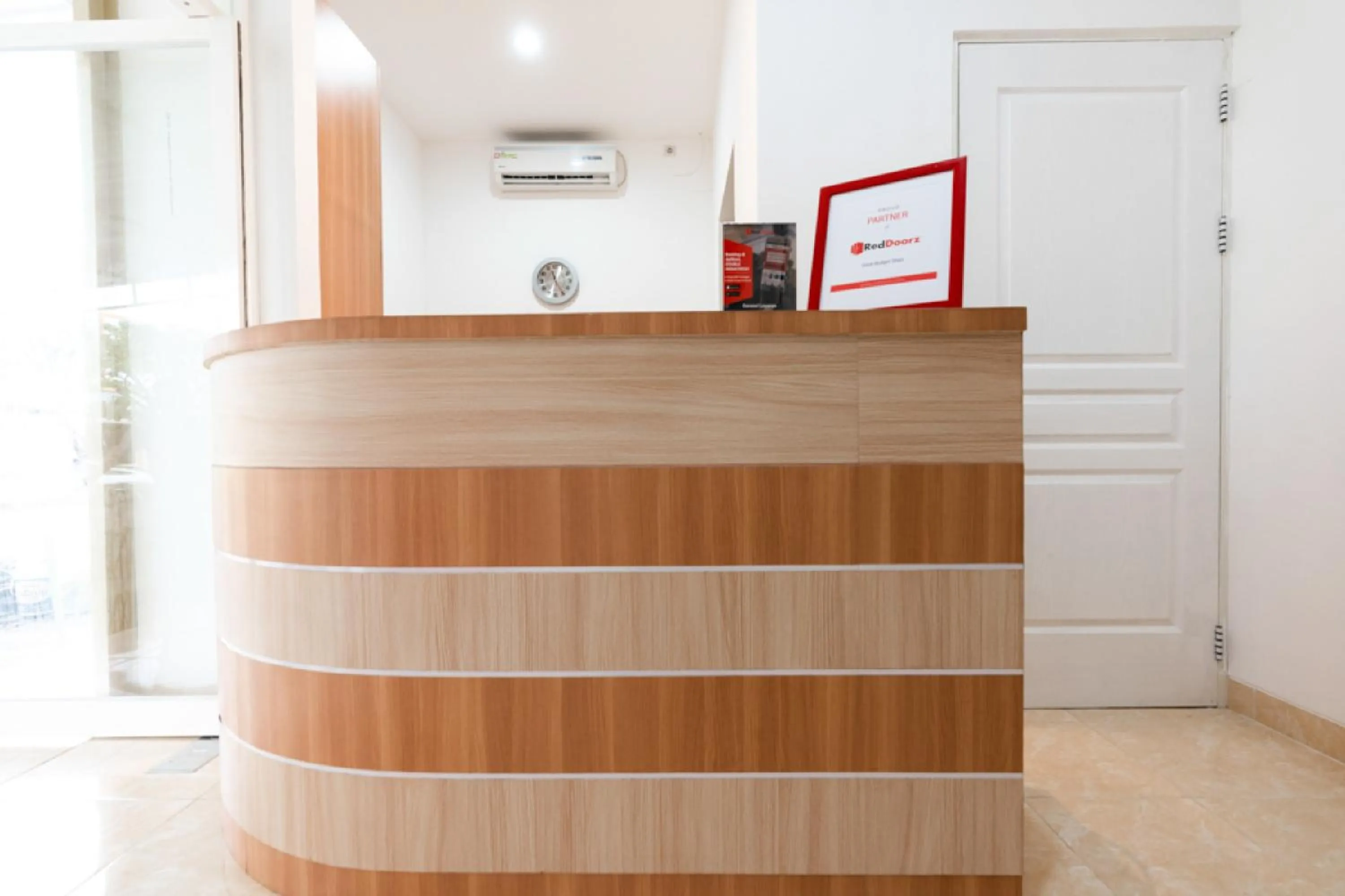 Lobby or reception in RedDoorz @ Graha Cemerlang Maros