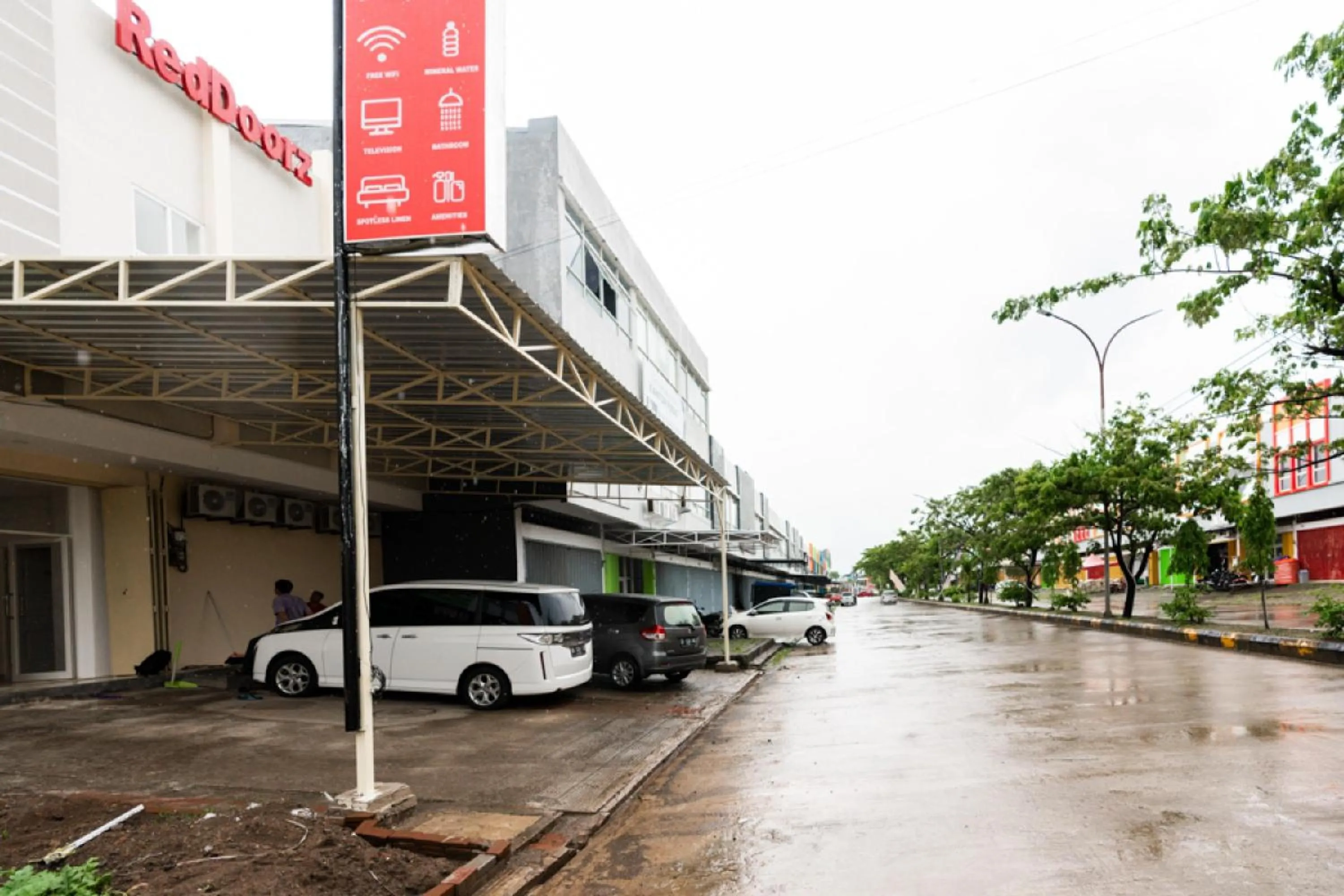 Property building in RedDoorz @ Graha Cemerlang Maros