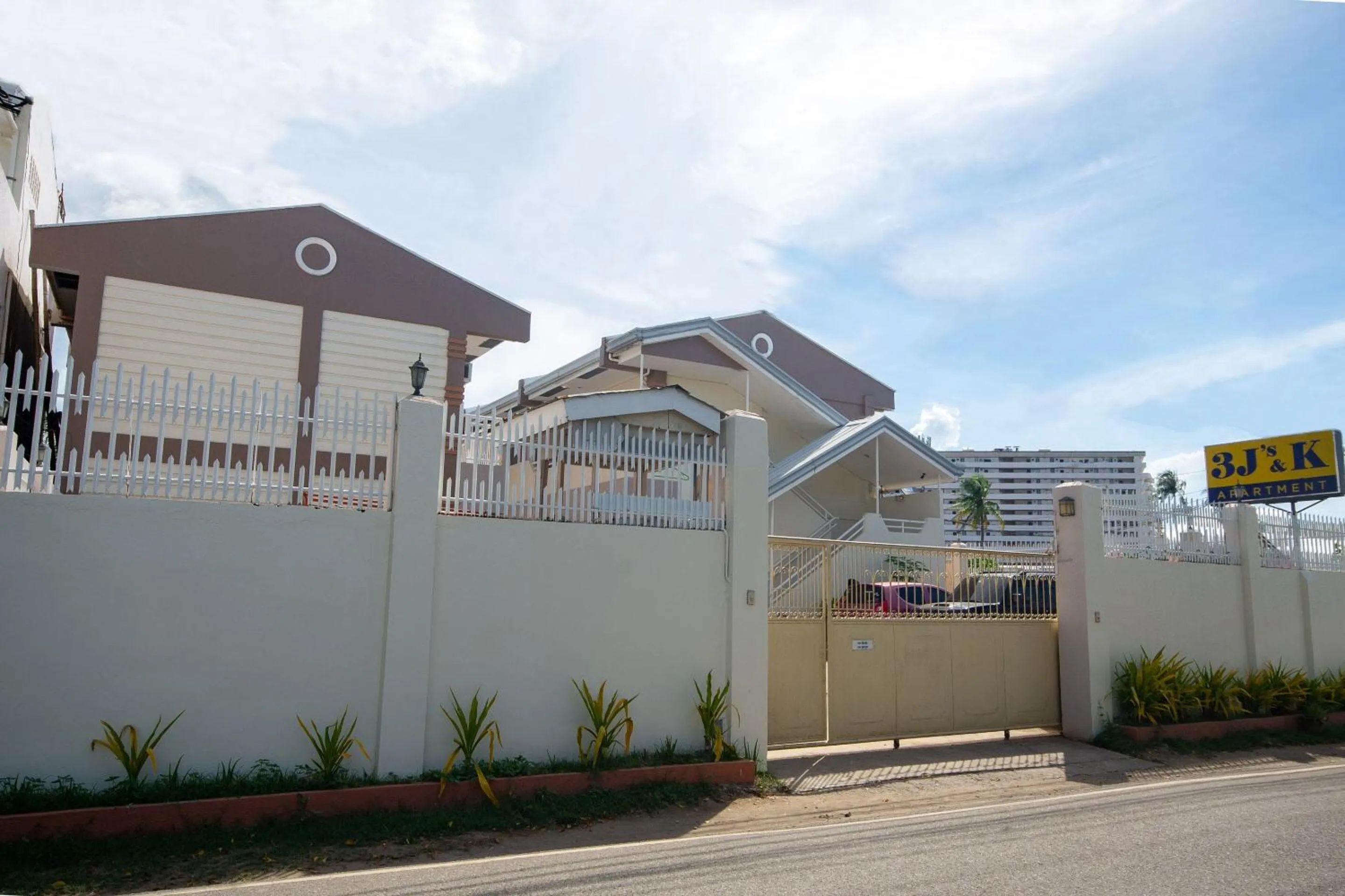 Facade/entrance in 3j's And K Apartment