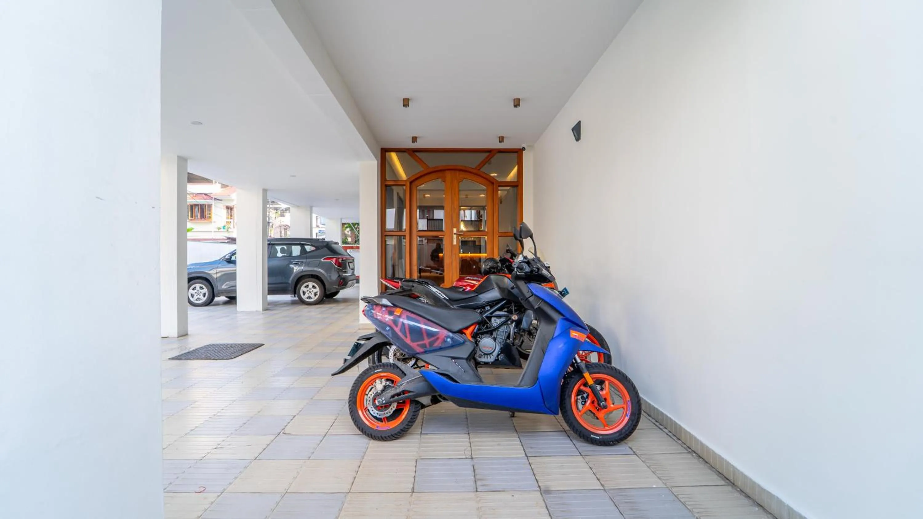 Parking in Treebo Petals Suites Marine Drive