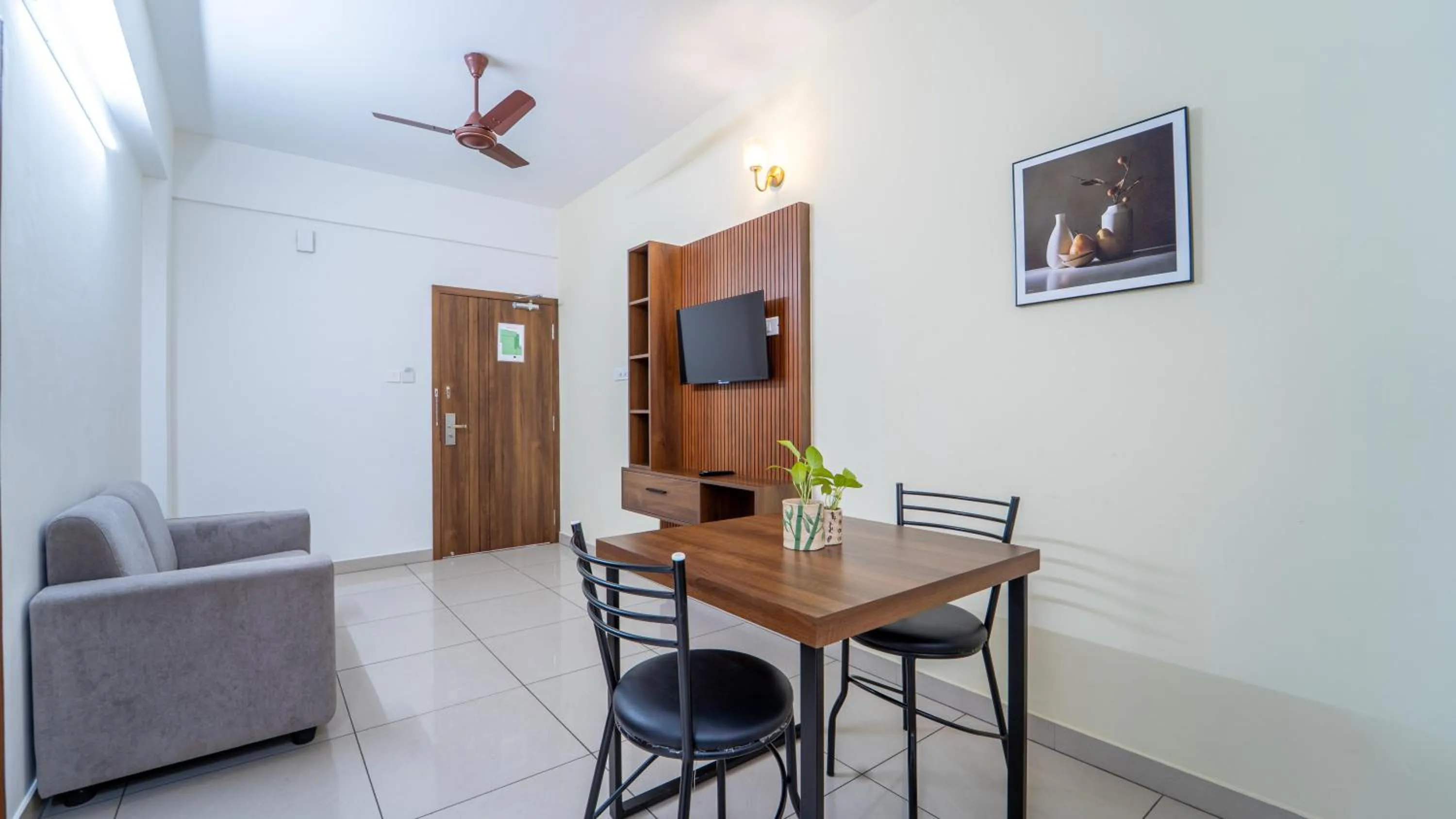 Living room in Treebo Petals Suites Marine Drive