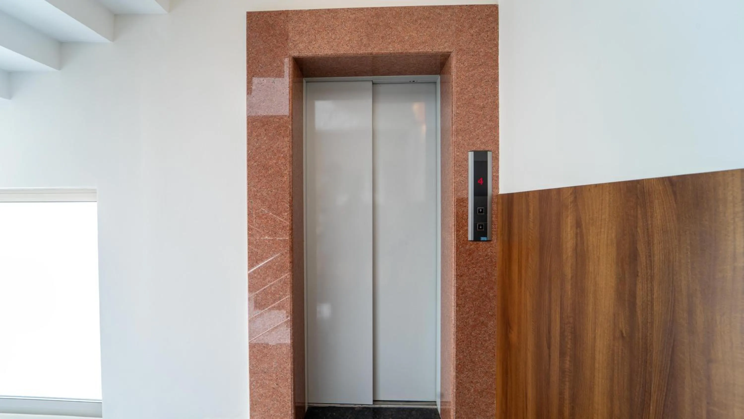 elevator in Treebo Petals Suites Marine Drive