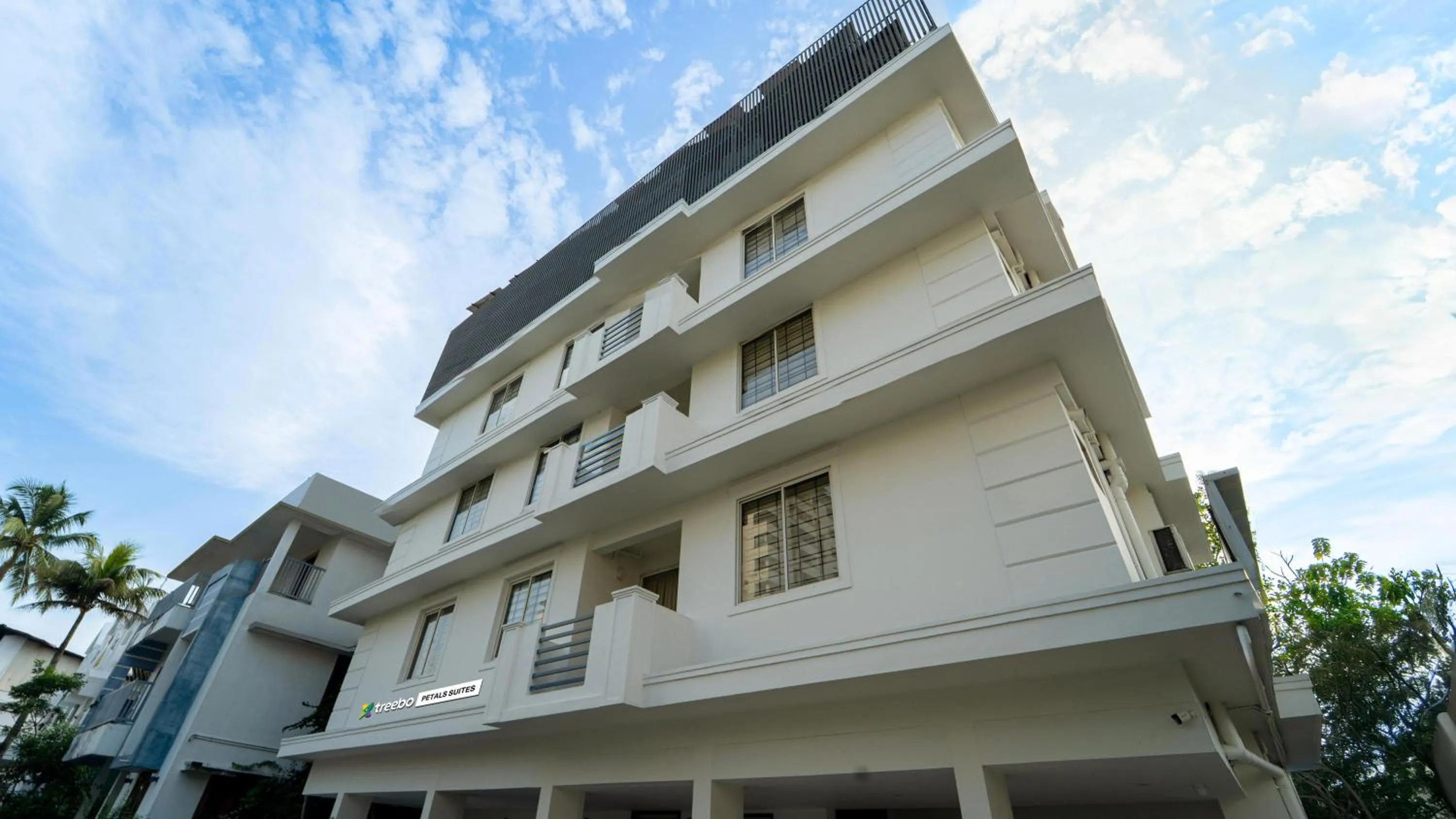 Property building in Treebo Petals Suites Marine Drive