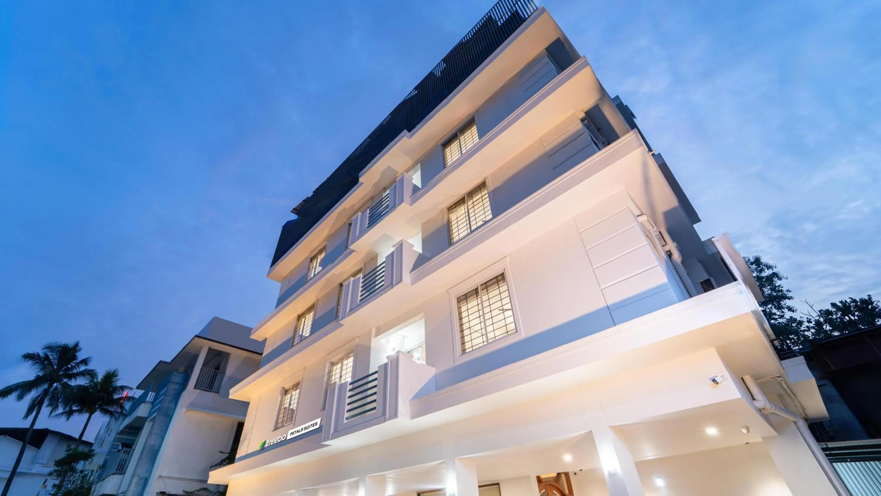 Property building in Treebo Petals Suites Marine Drive