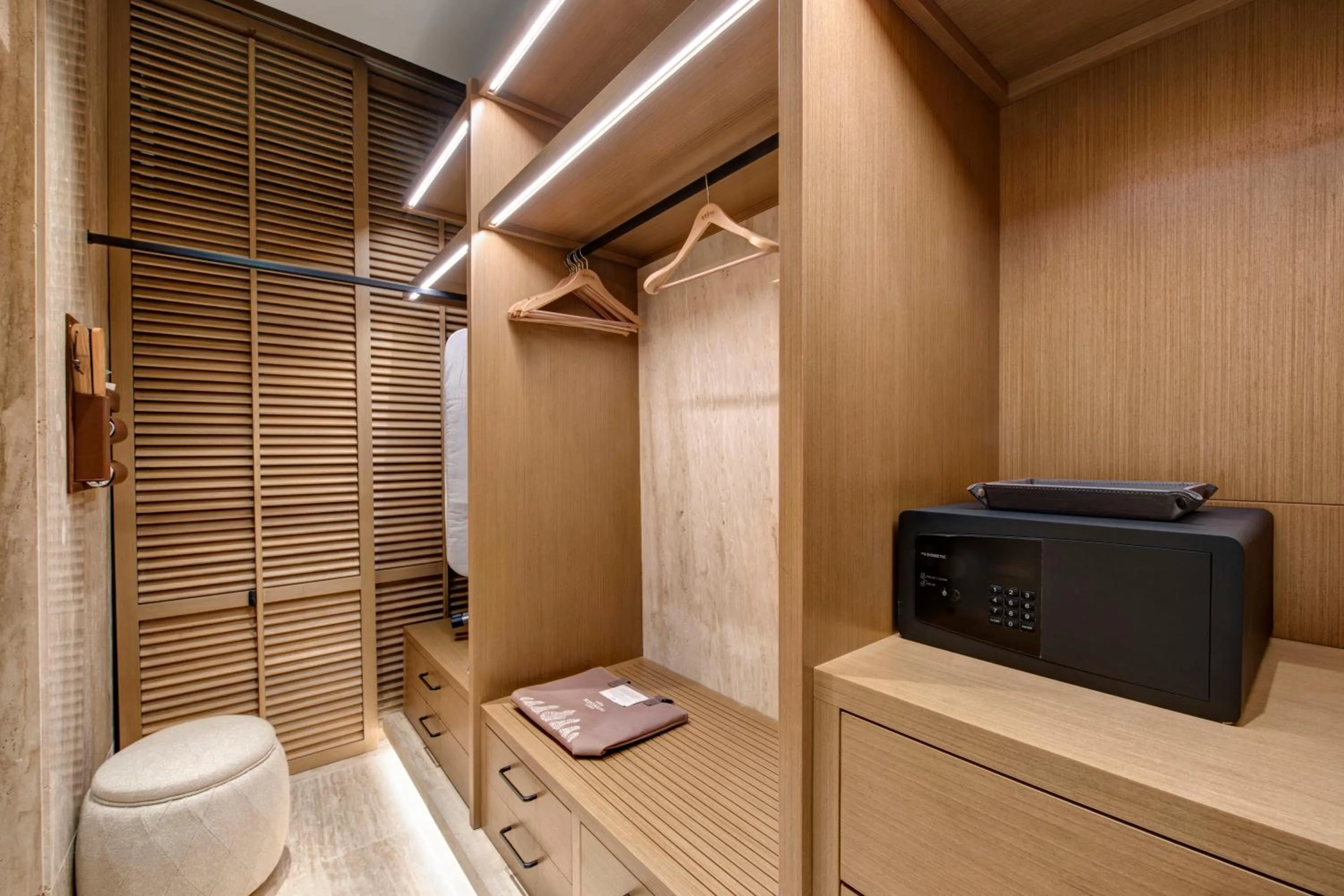 Massage in Regnum Carya