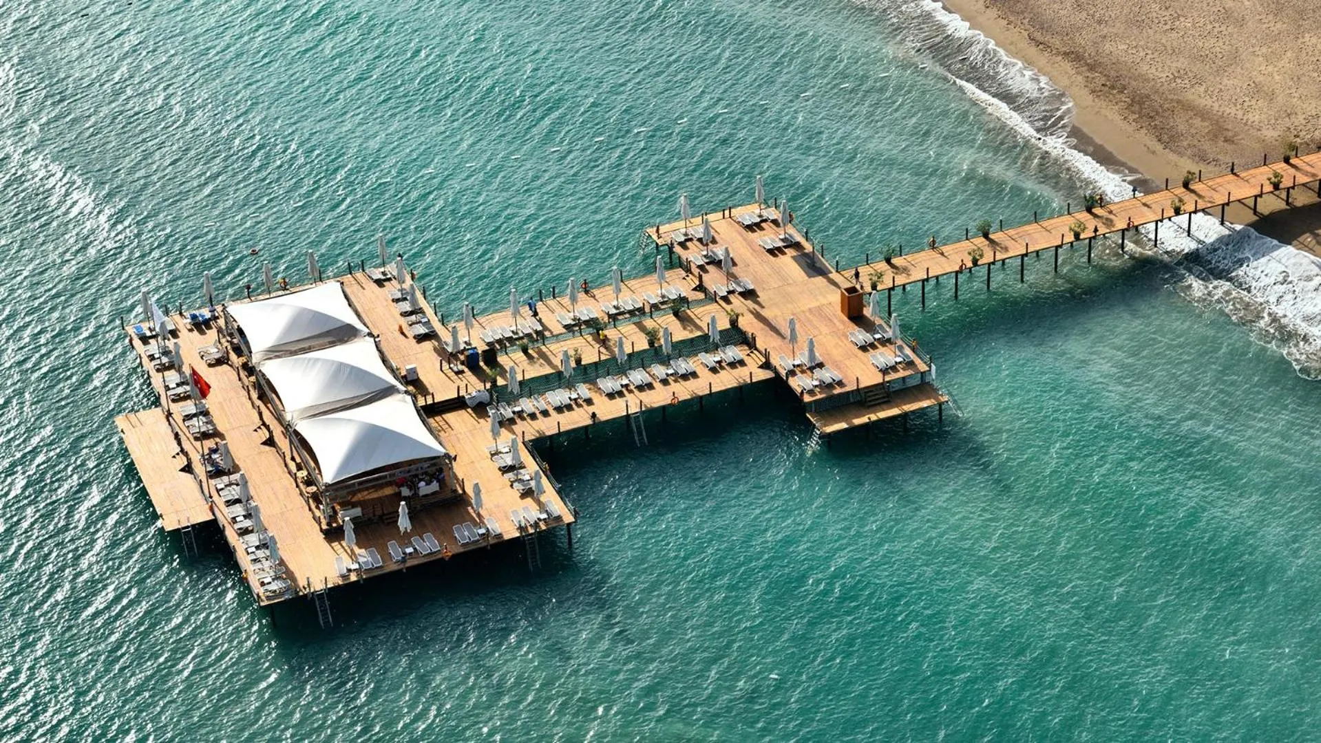 Beach in Regnum Carya