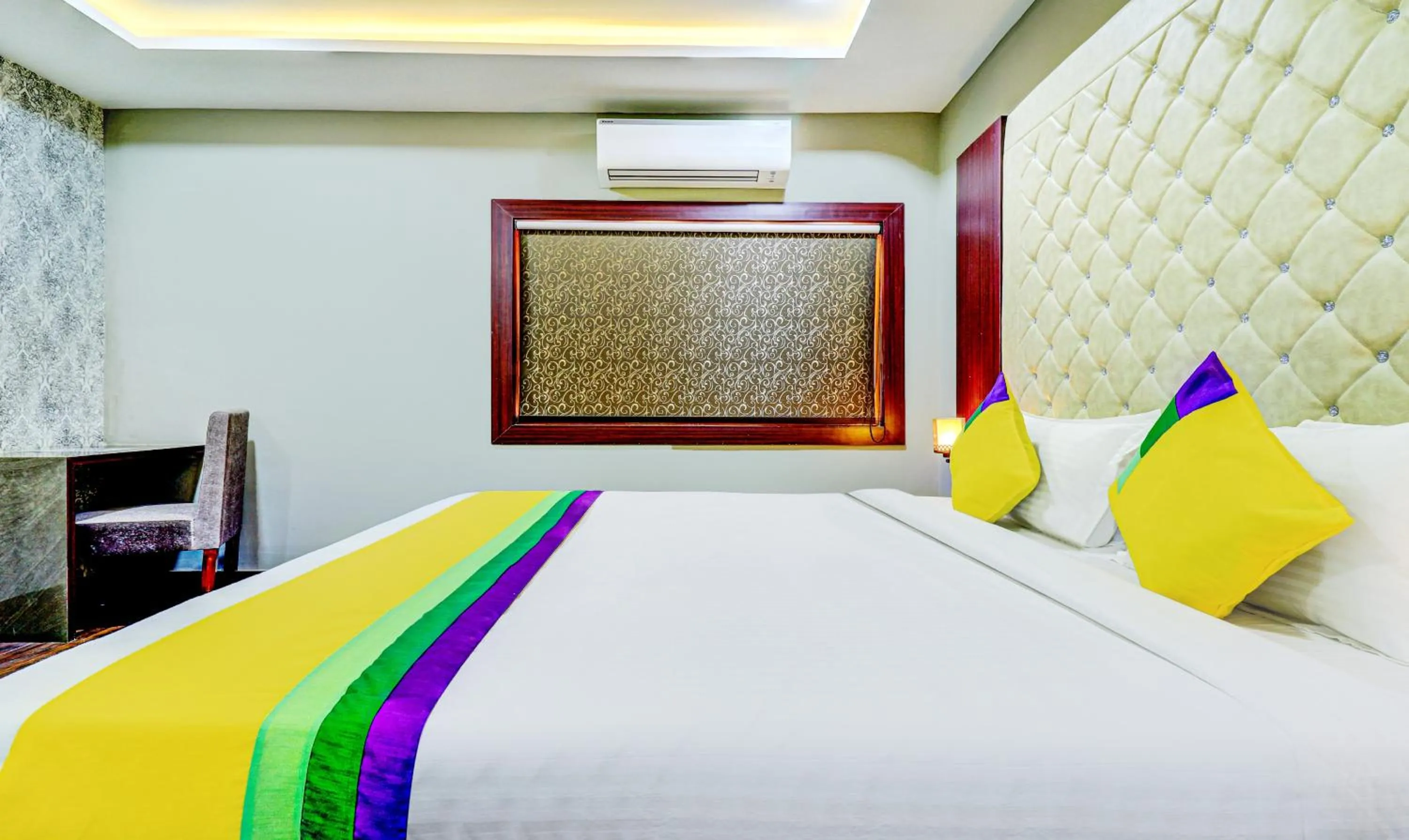 Bedroom, Bed in Itsy Hotels Aasma Luxury Villa