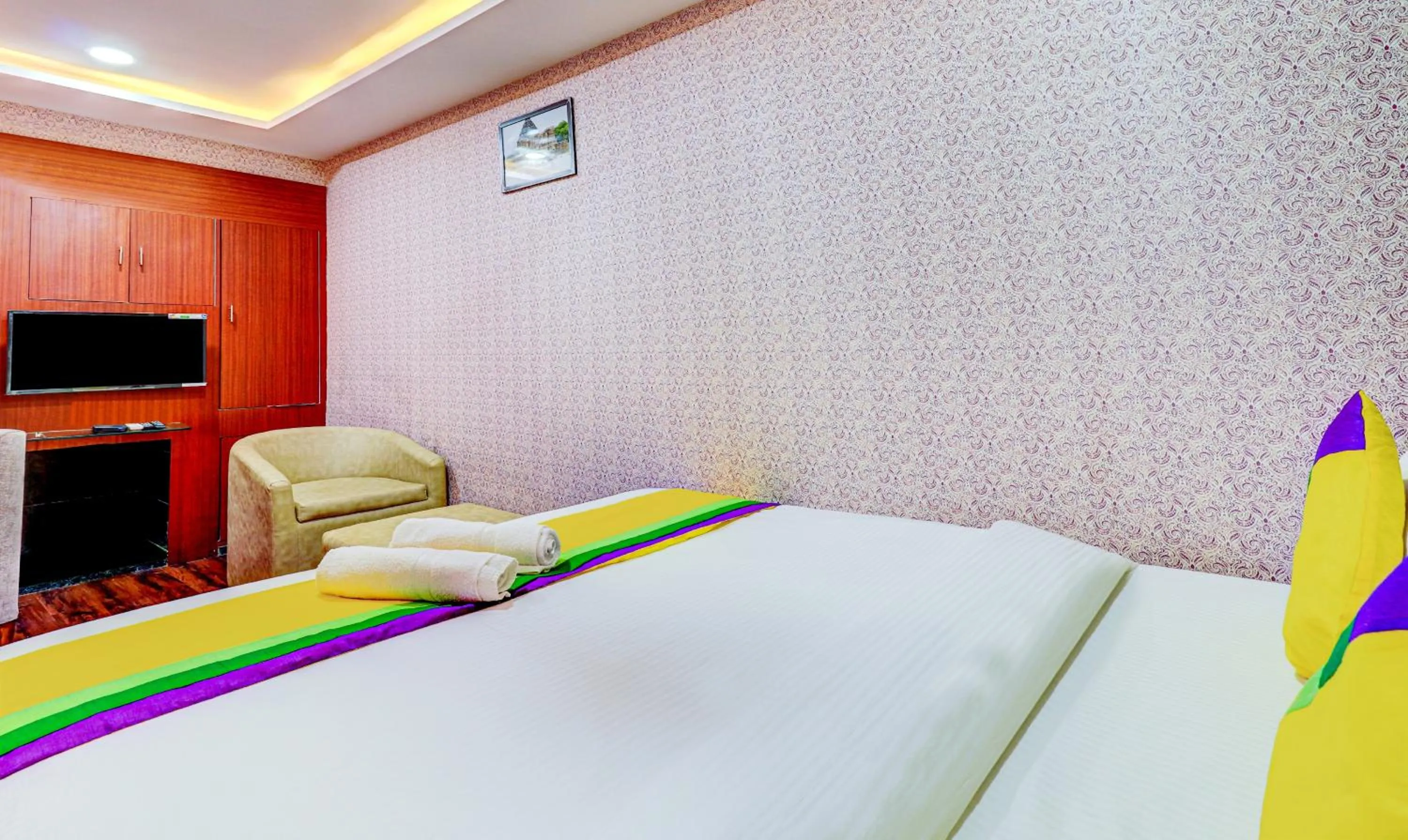 Bedroom, Bed in Itsy Hotels Aasma Luxury Villa