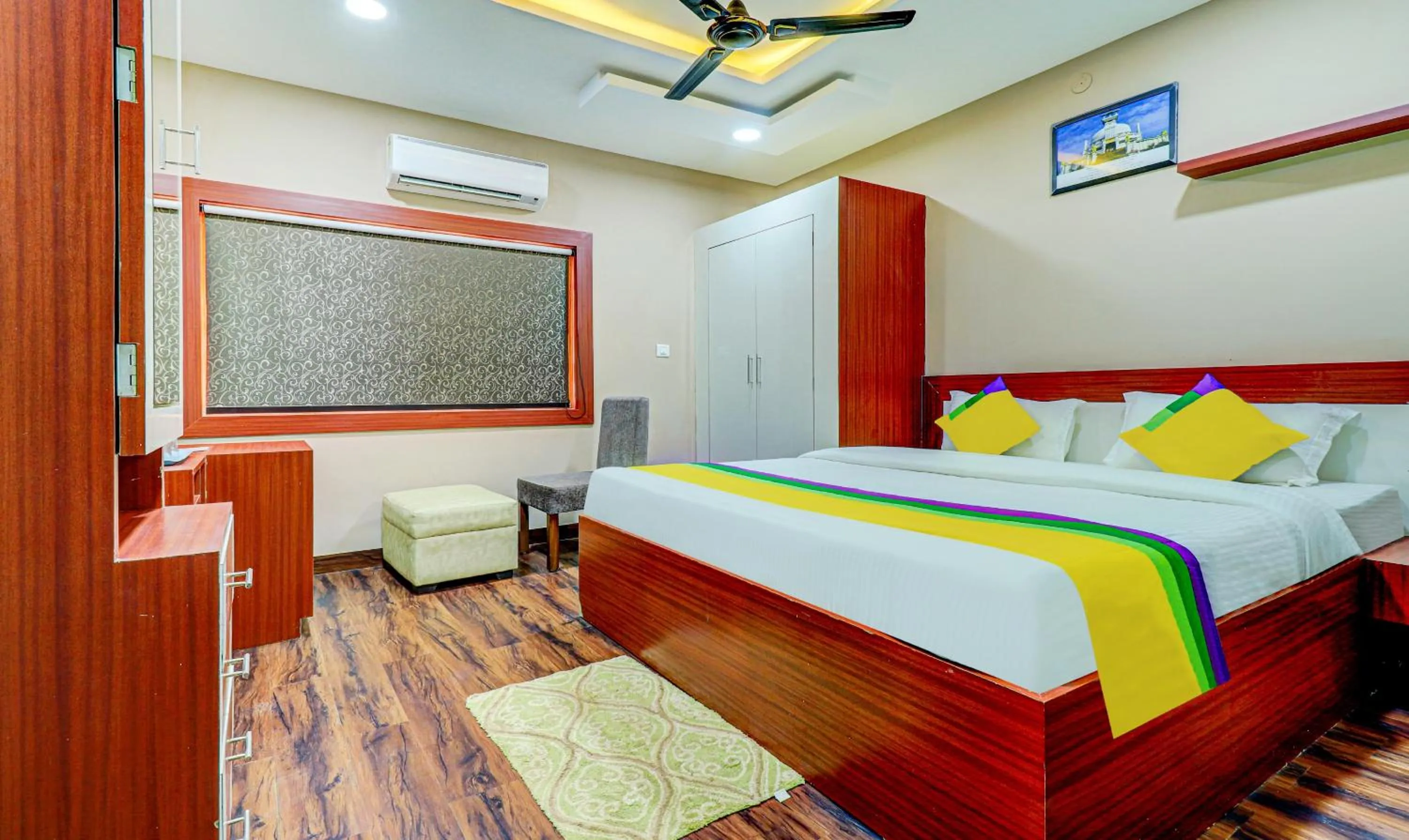 Bedroom, Bed in Itsy Hotels Aasma Luxury Villa