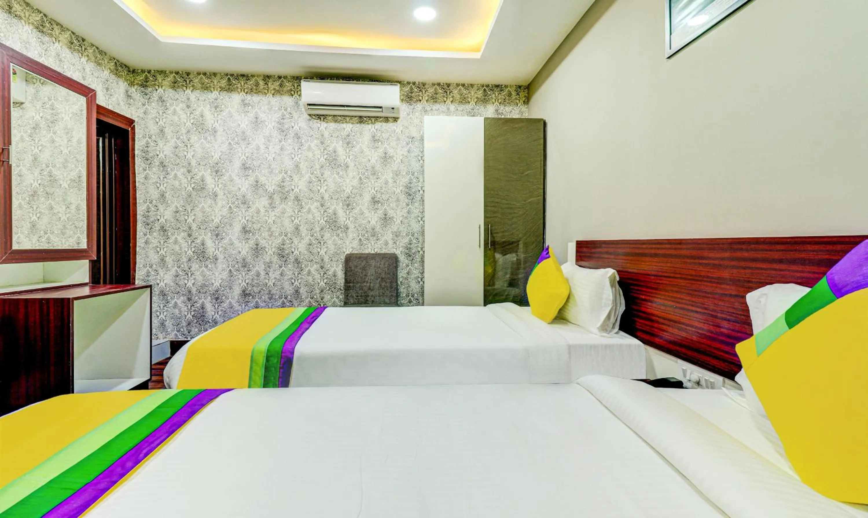 Bedroom, Bed in Itsy Hotels Aasma Luxury Villa