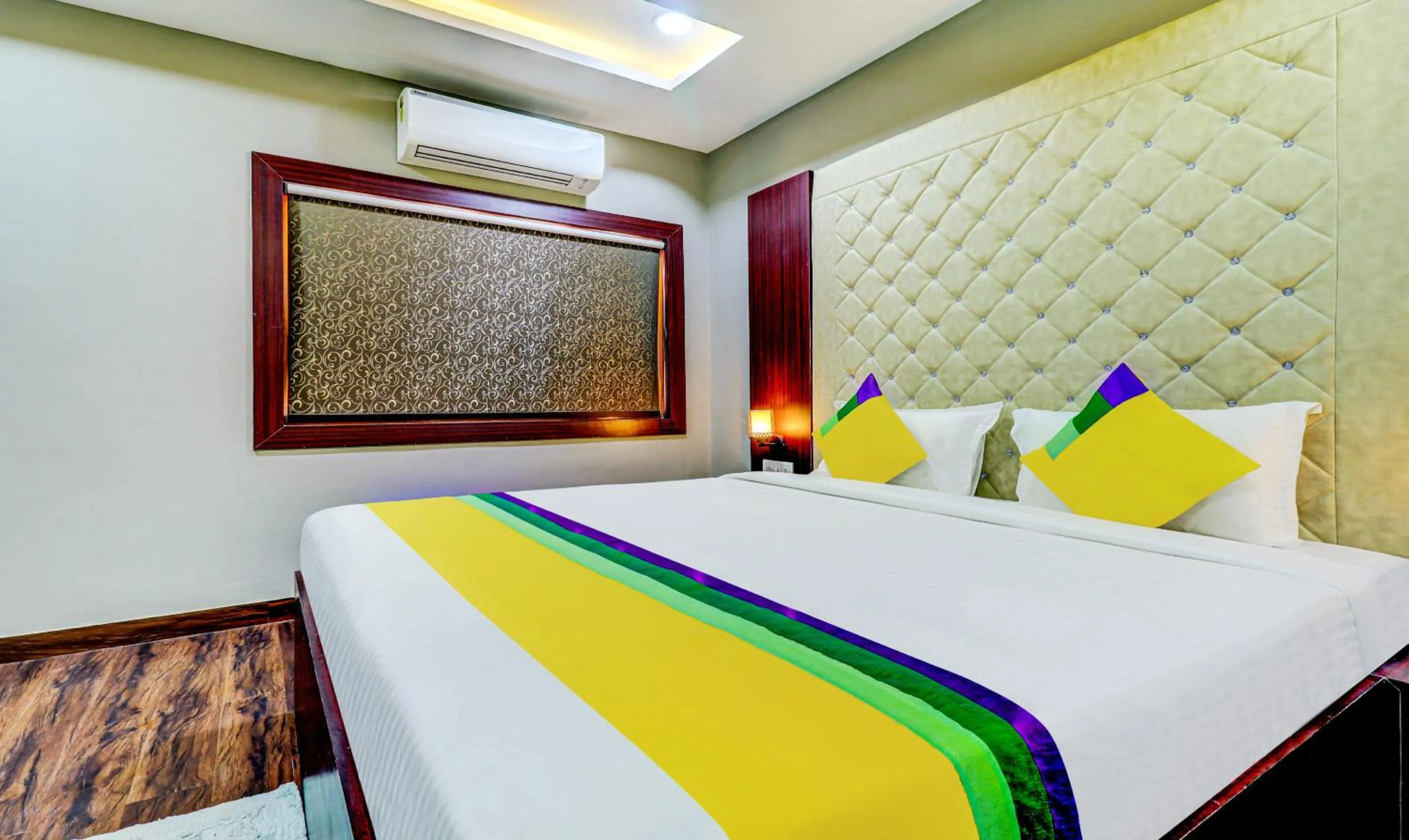 Bedroom, Bed in Itsy Hotels Aasma Luxury Villa