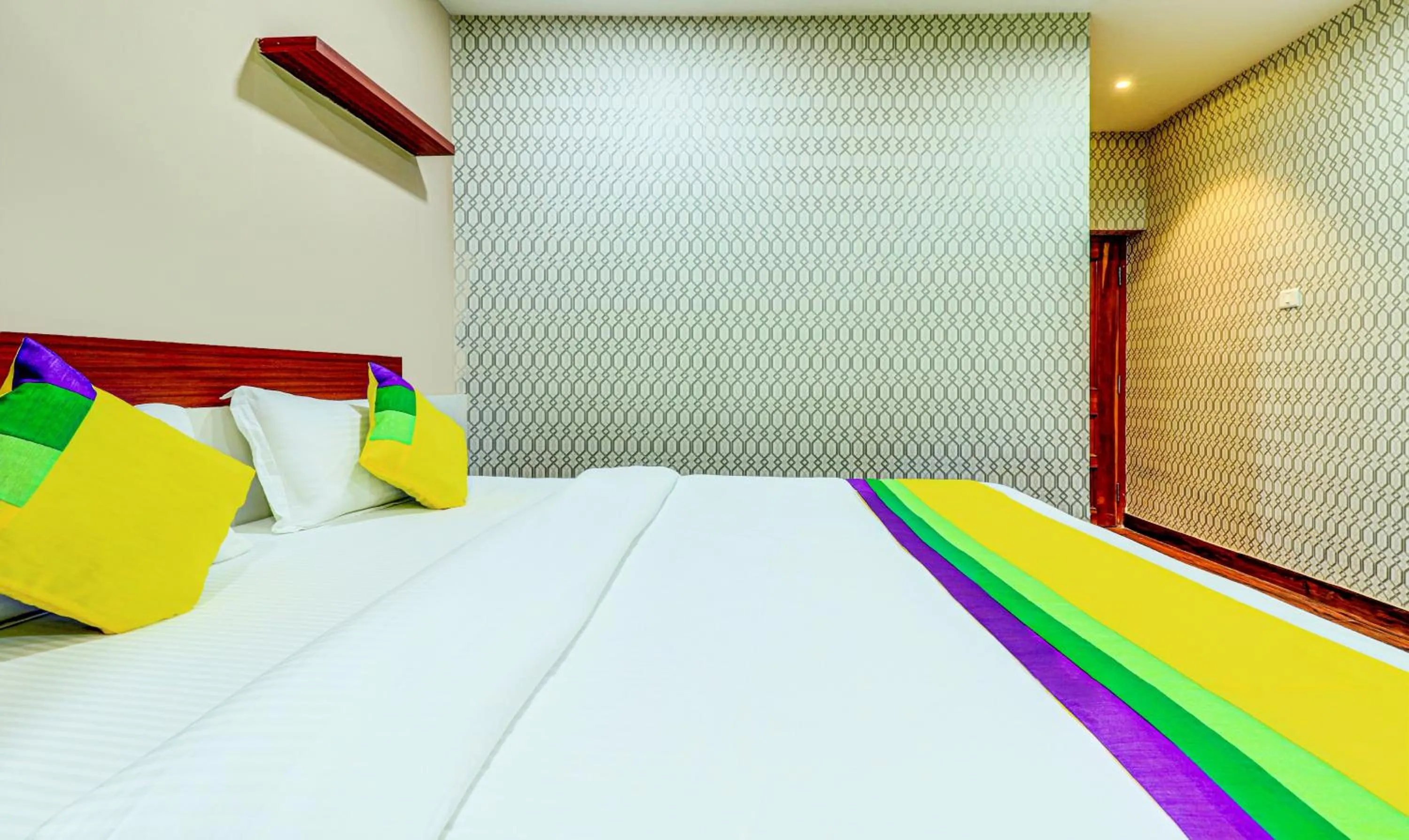 Bedroom, Bed in Itsy Hotels Aasma Luxury Villa