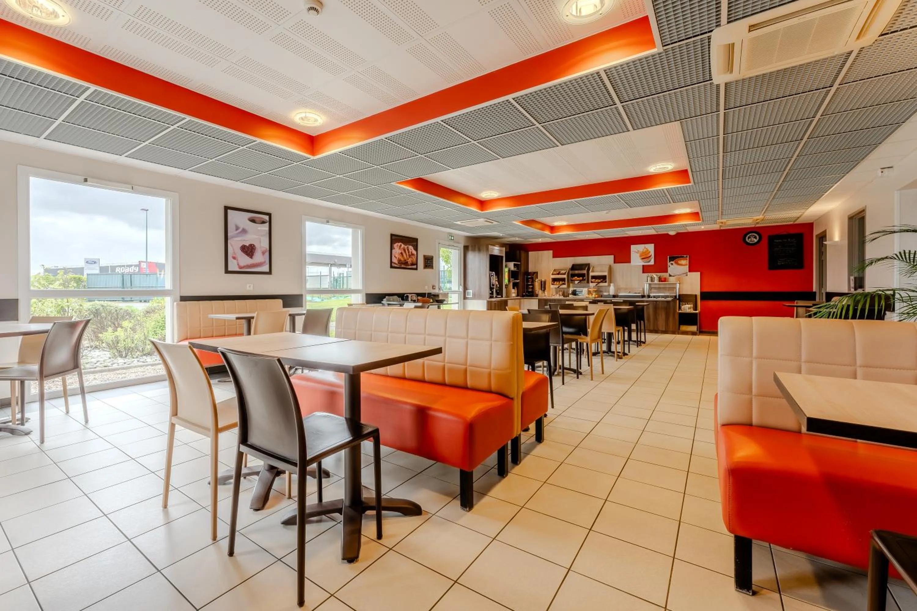 Breakfast in Ace Hotel Arras-Beaurains