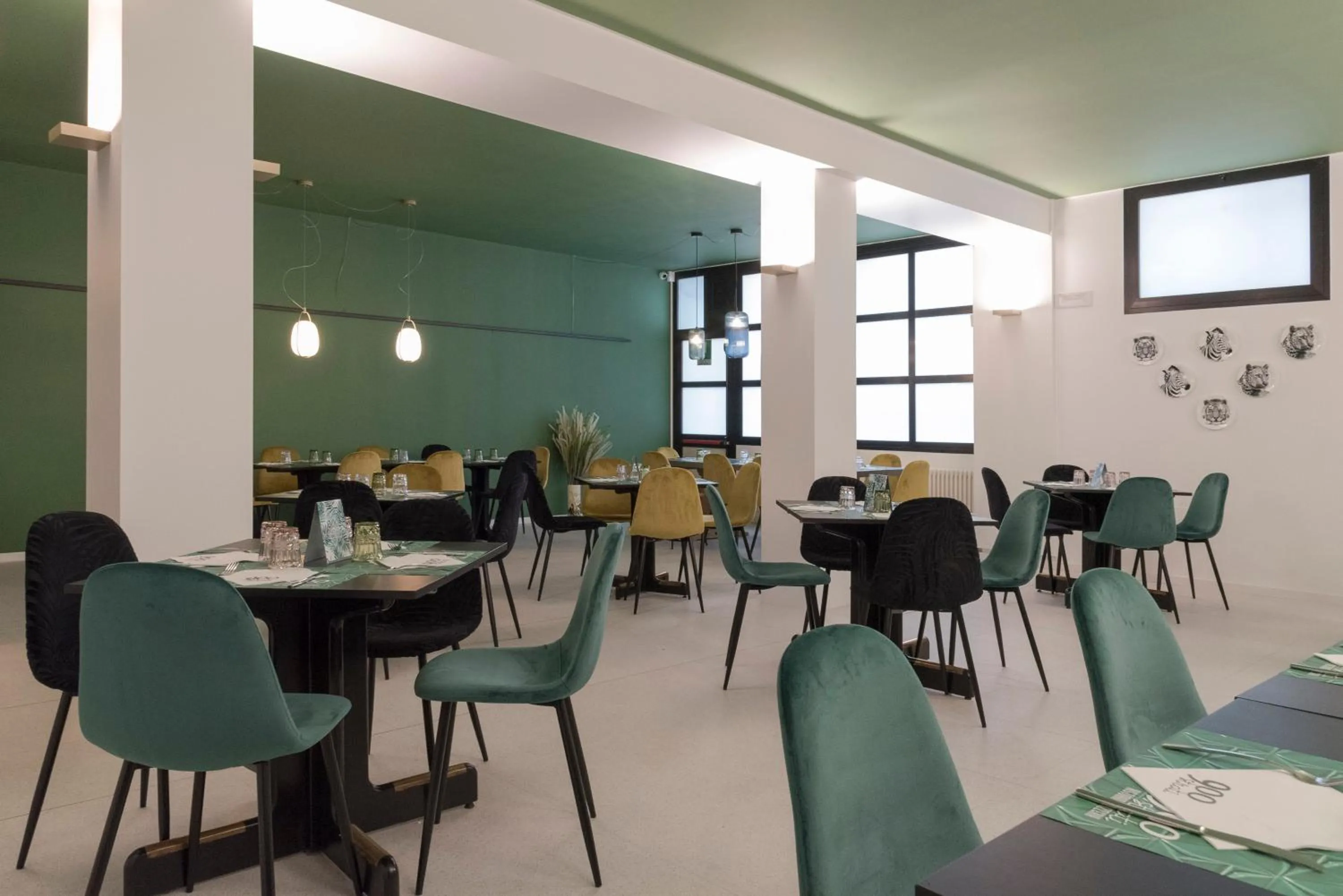 Restaurant/places to eat in ALBERGO 900Strati