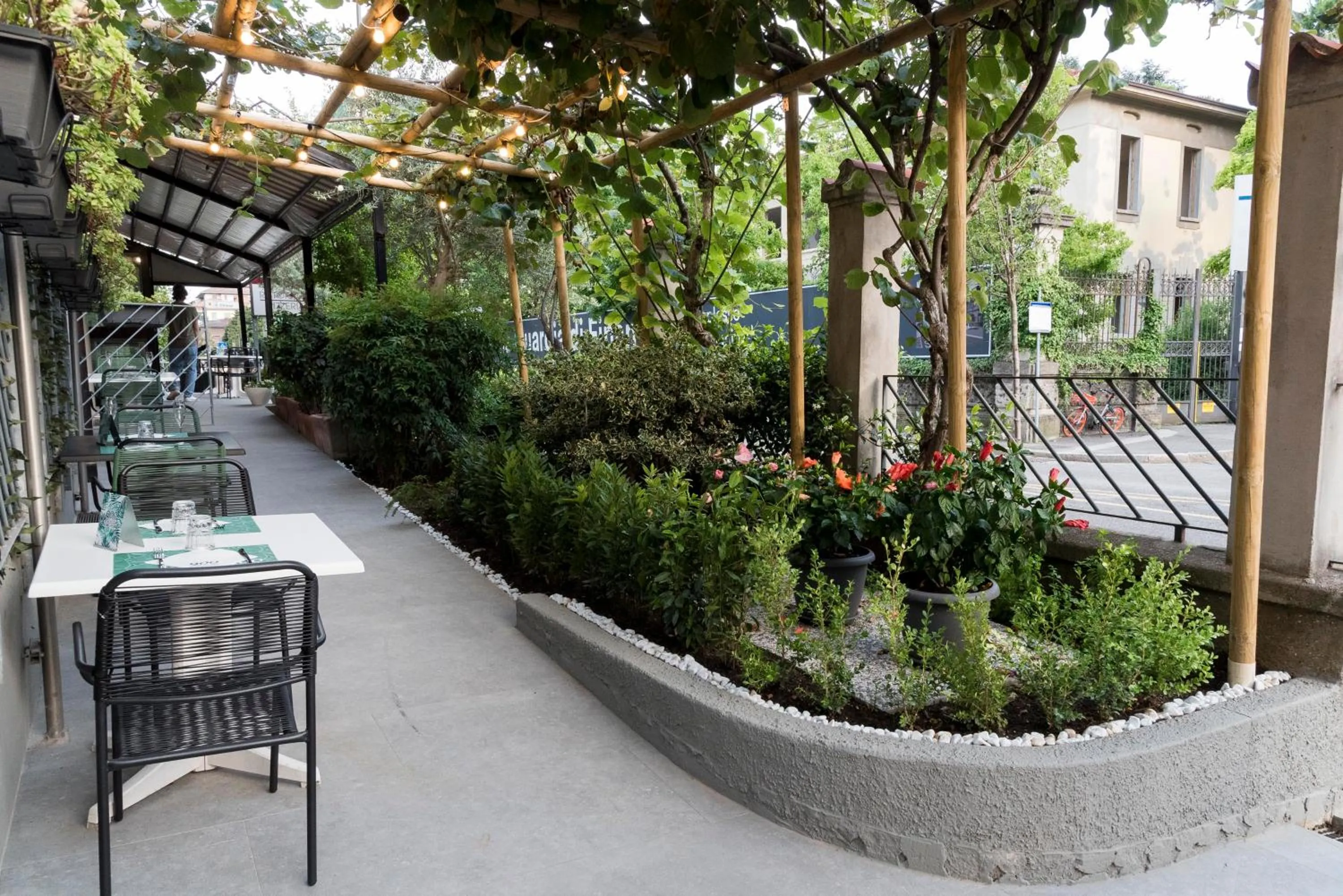 Restaurant/places to eat in ALBERGO 900Strati