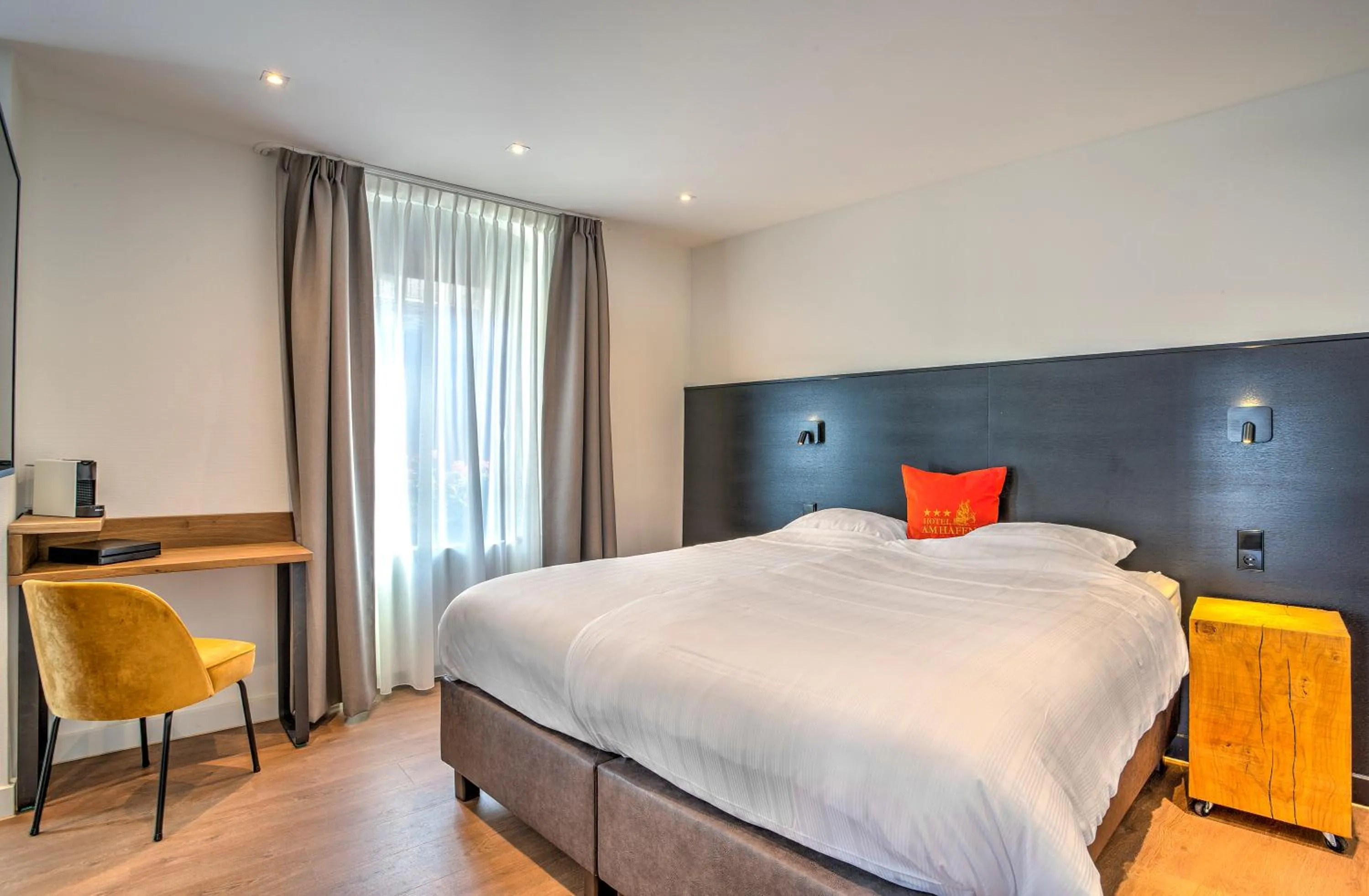 Bed in Hotel am Hafen