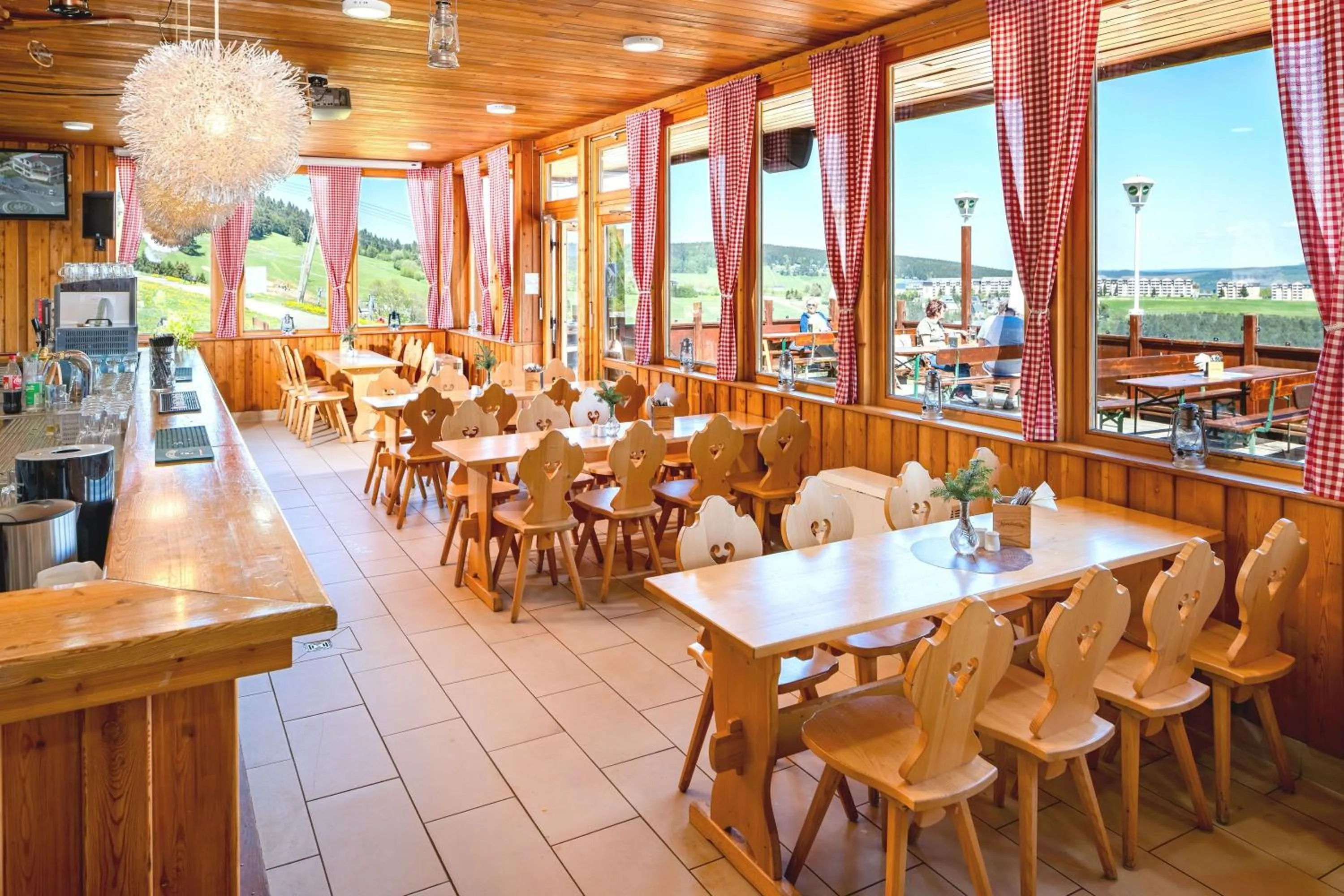 Restaurant/places to eat in AHORN Hotel Am Fichtelberg