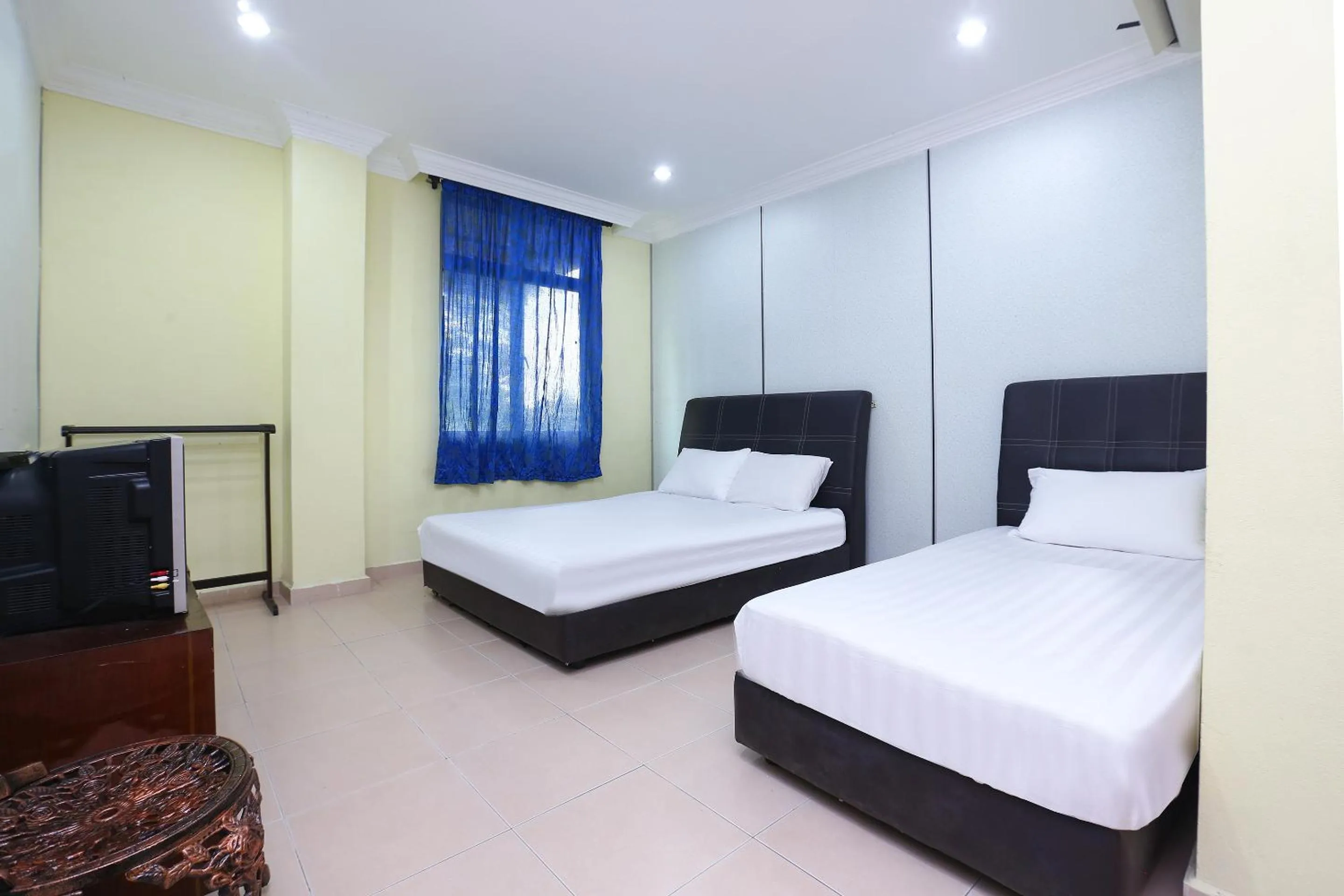 SPOT ON 89857 Azra Inn (rumah Tumpangan)