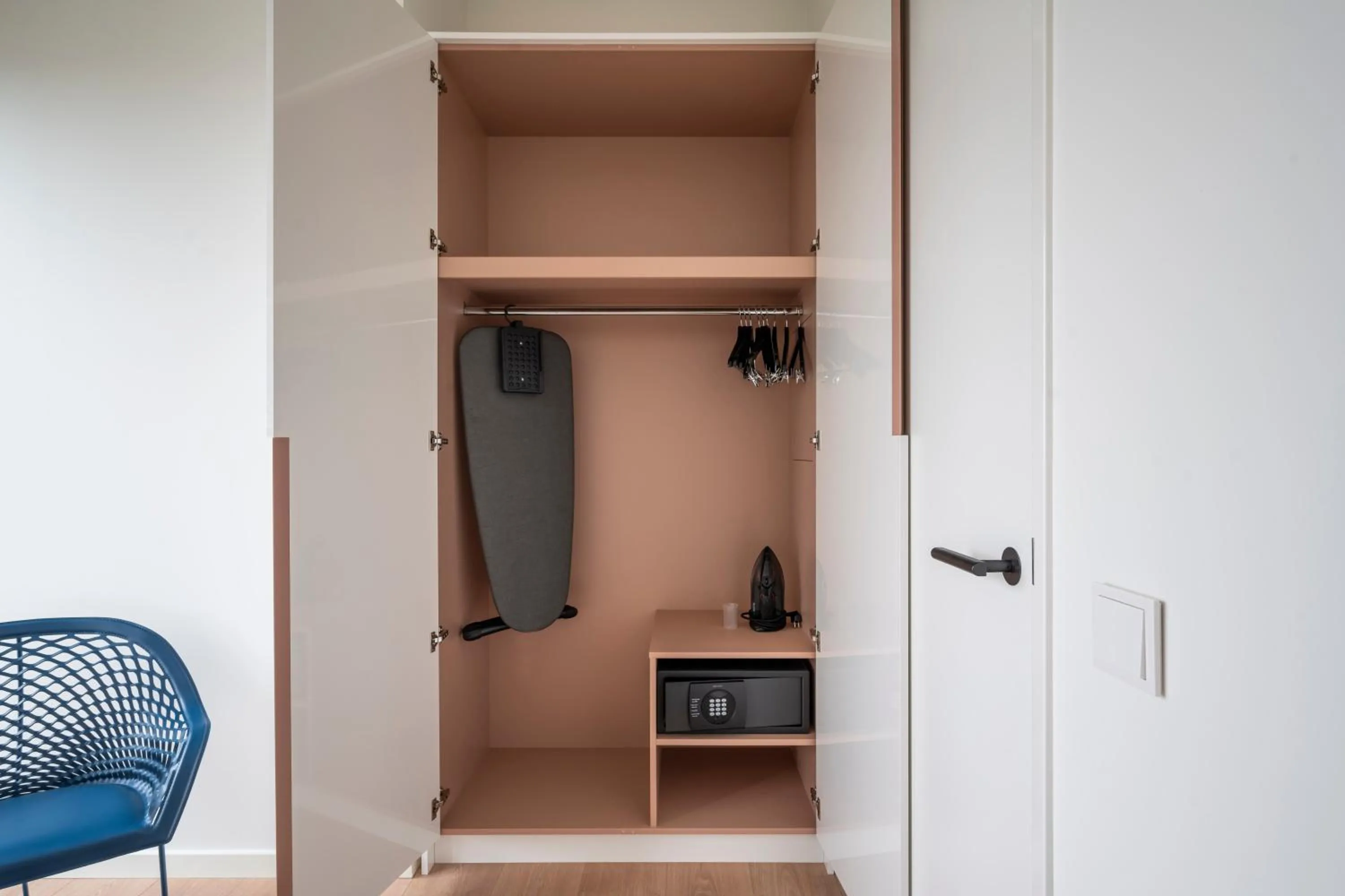 Area and facilities in PREMIER SUITES Amsterdam