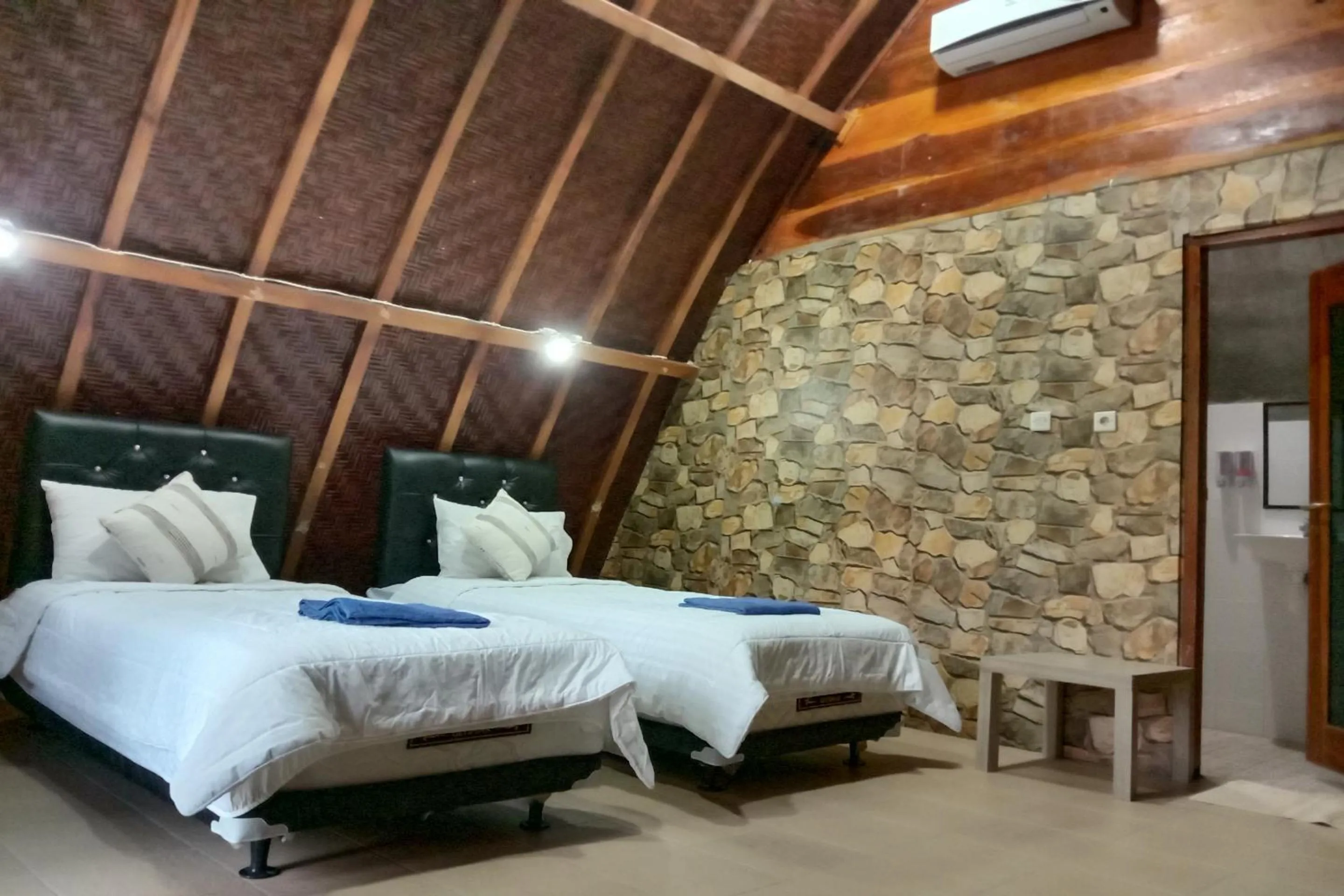 Bedroom in Villa Alam Flores Komodo Labuan Bajo Mitra RedDoorz