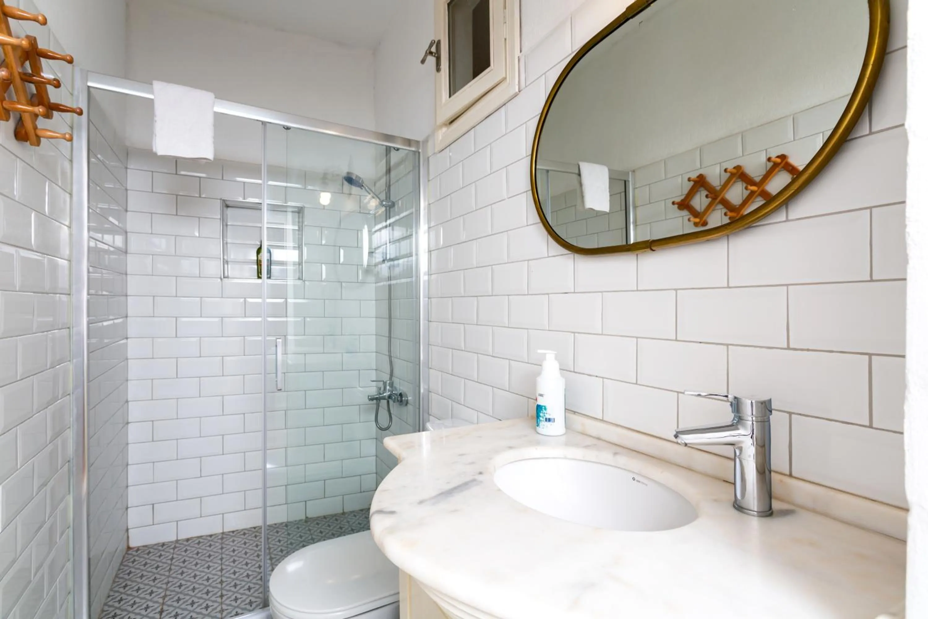 Bathroom in Iconic Stone Houses