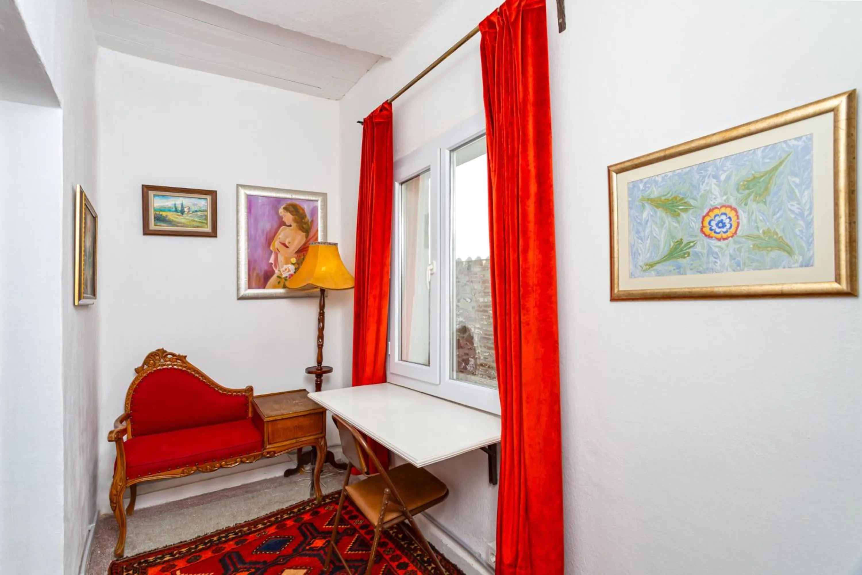 Facade/entrance in Iconic Stone Houses