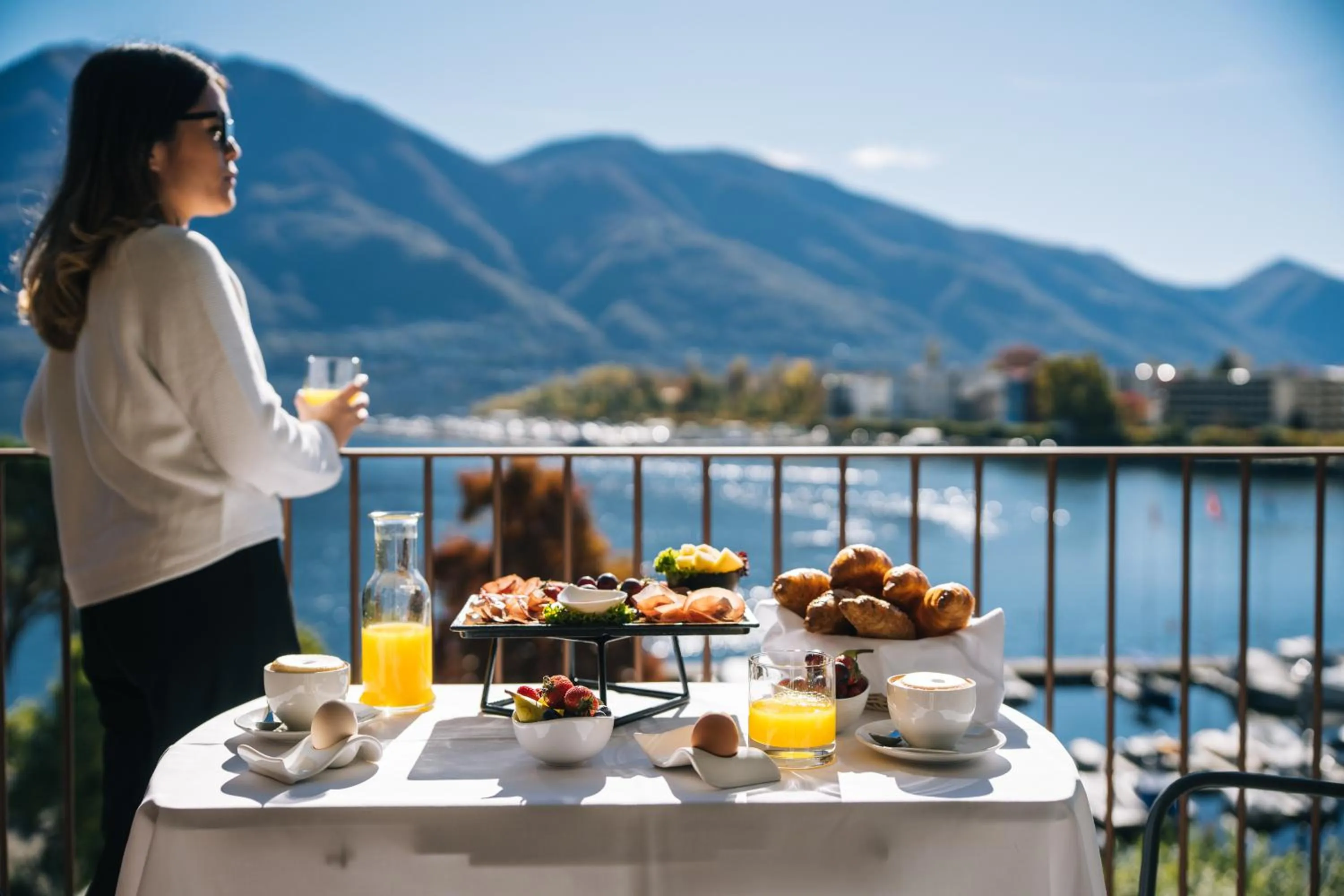 room service in Hotel Lago Maggiore - Welcome!