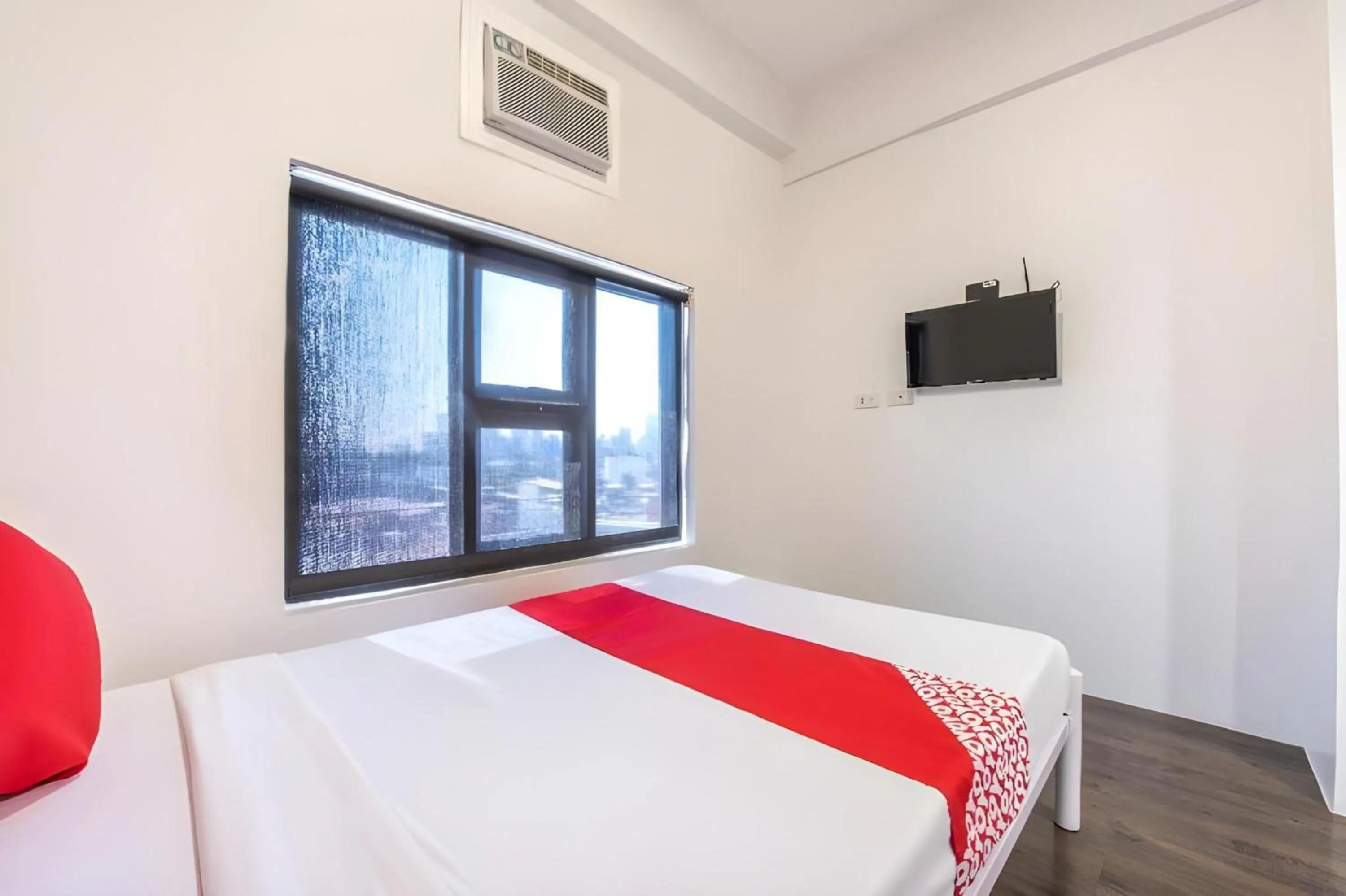 Photo of the whole room in OYO 563 Mytown New York