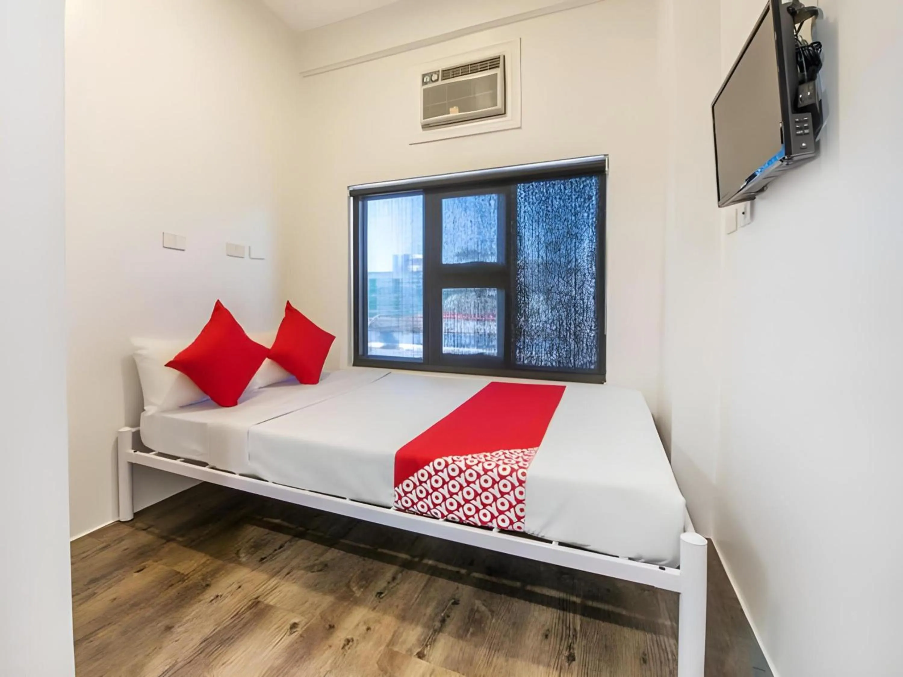 Photo of the whole room in OYO 563 Mytown New York