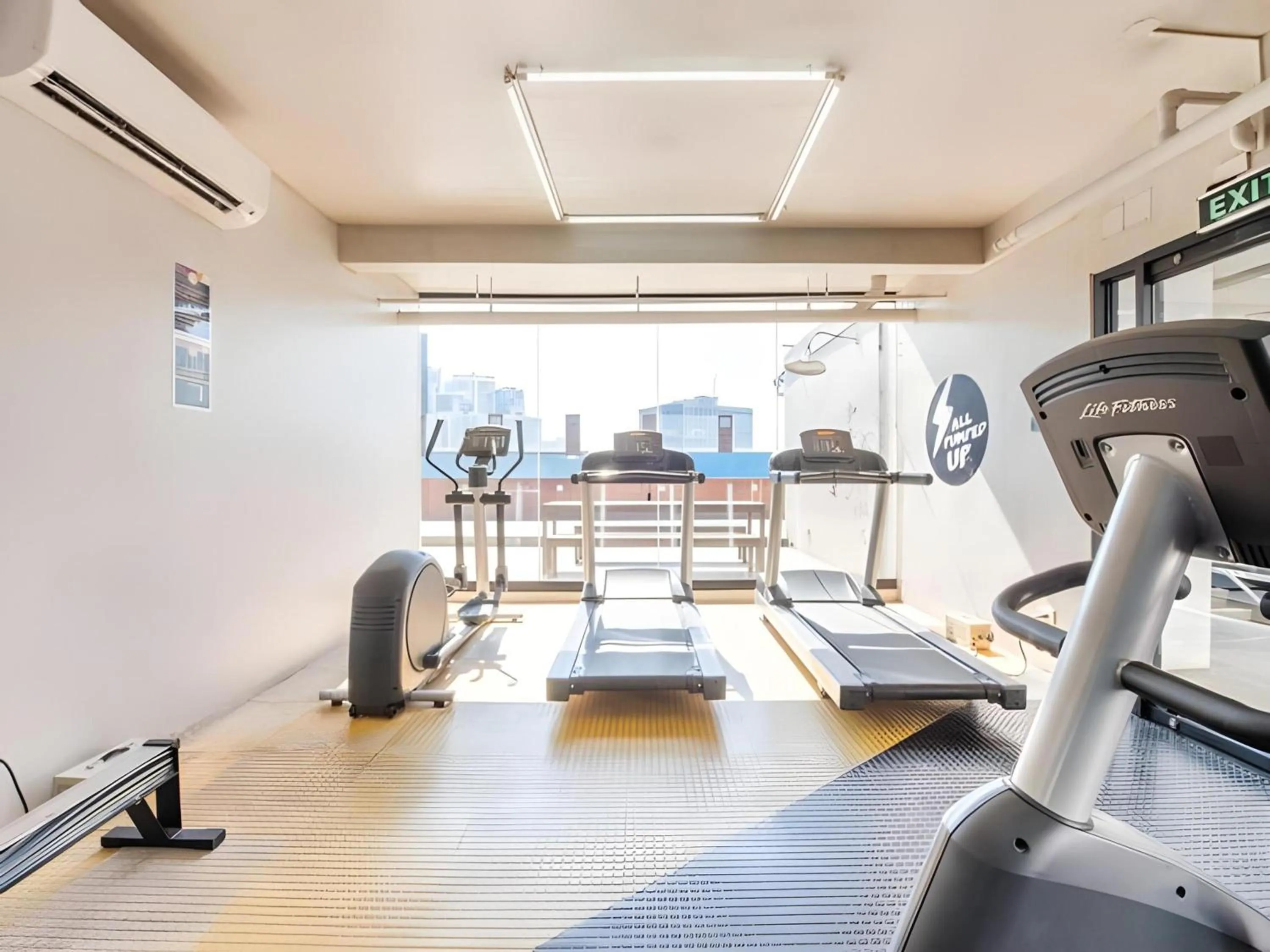 Fitness centre/facilities in OYO 563 Mytown New York