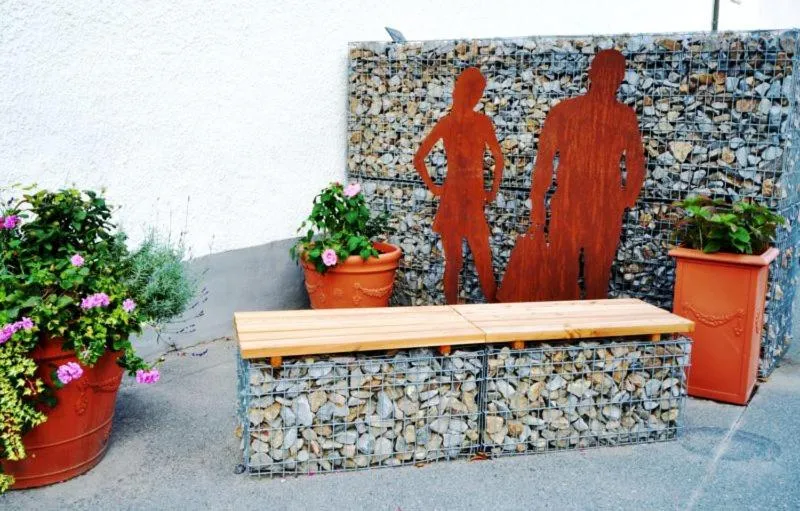 Property building in Hotel Grader